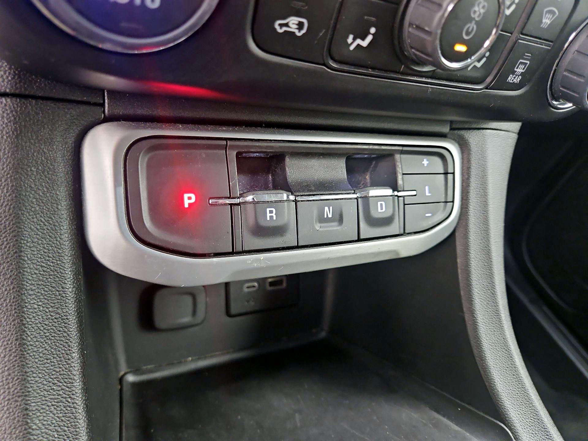 Thumbnail: 2023 GMC Acadia - 17