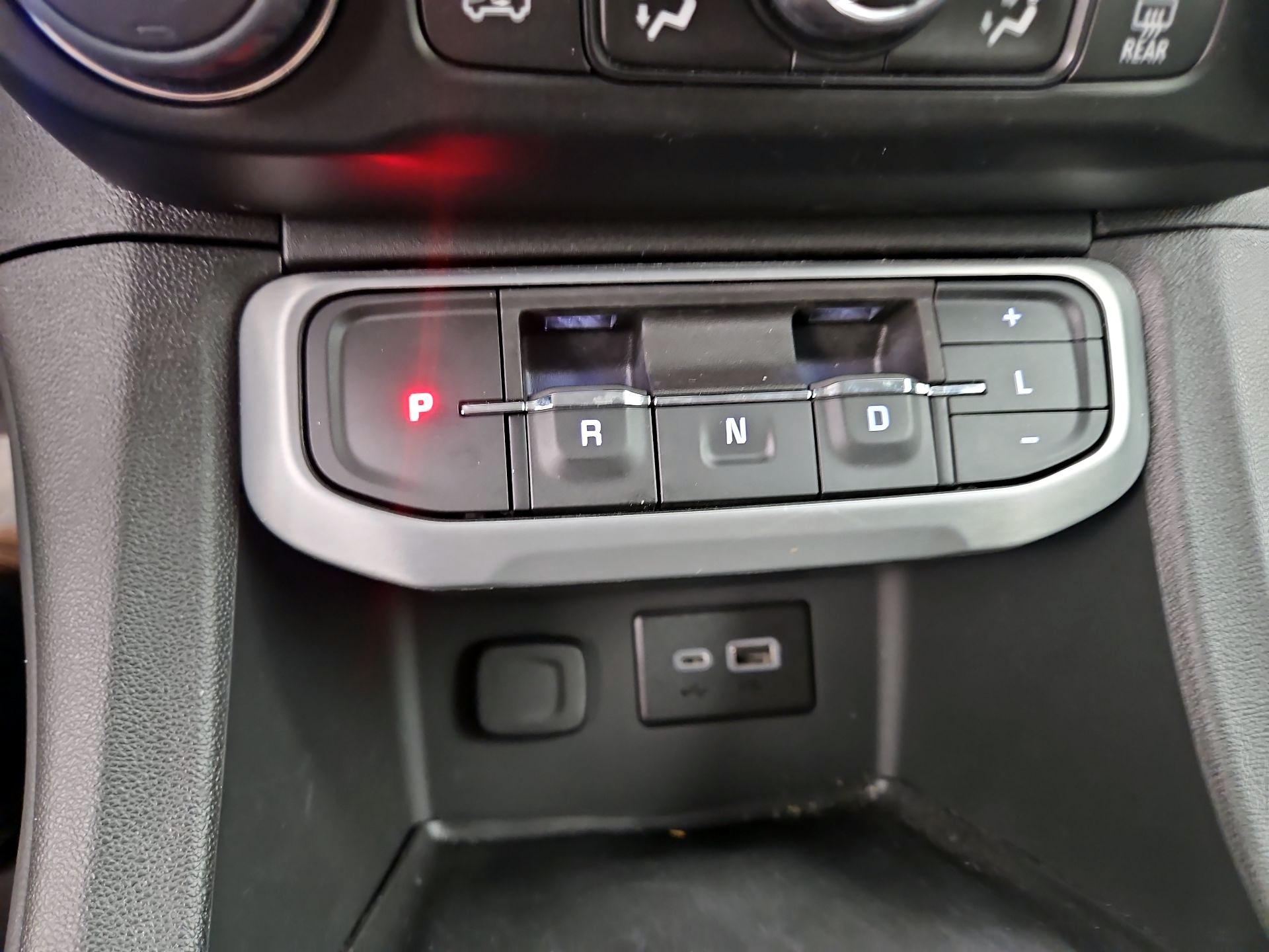 Thumbnail: 2023 GMC Acadia - 17