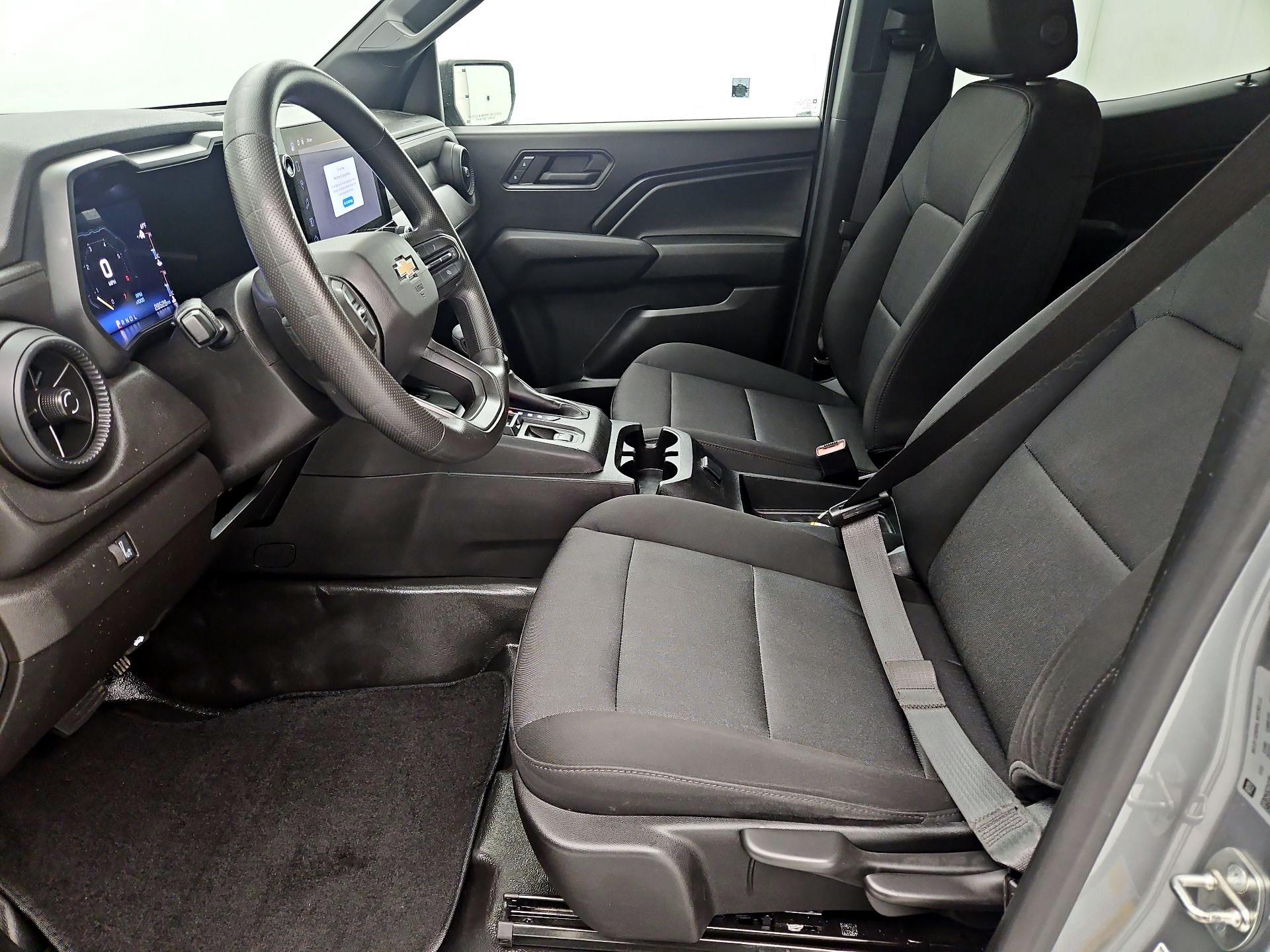 Thumbnail: 2023 Chevrolet Colorado - 11