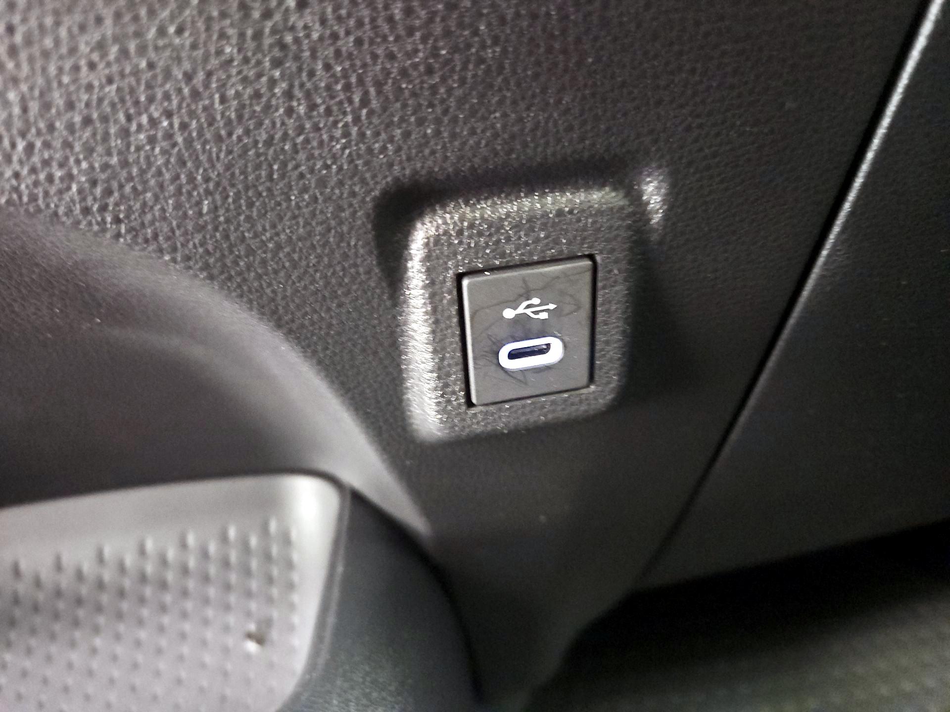 Thumbnail: 2025 Toyota Corolla - 18