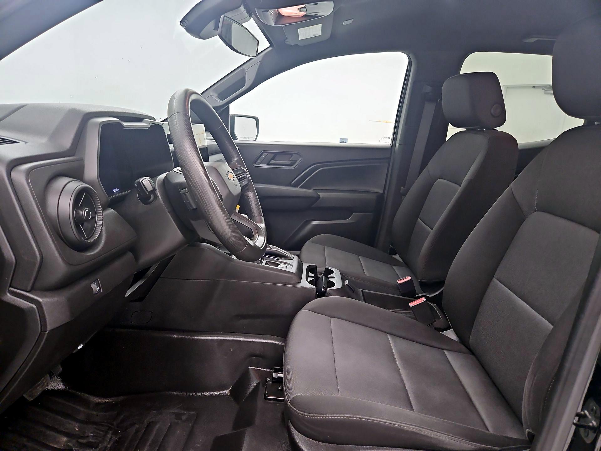 Thumbnail: 2023 Chevrolet Colorado - 11