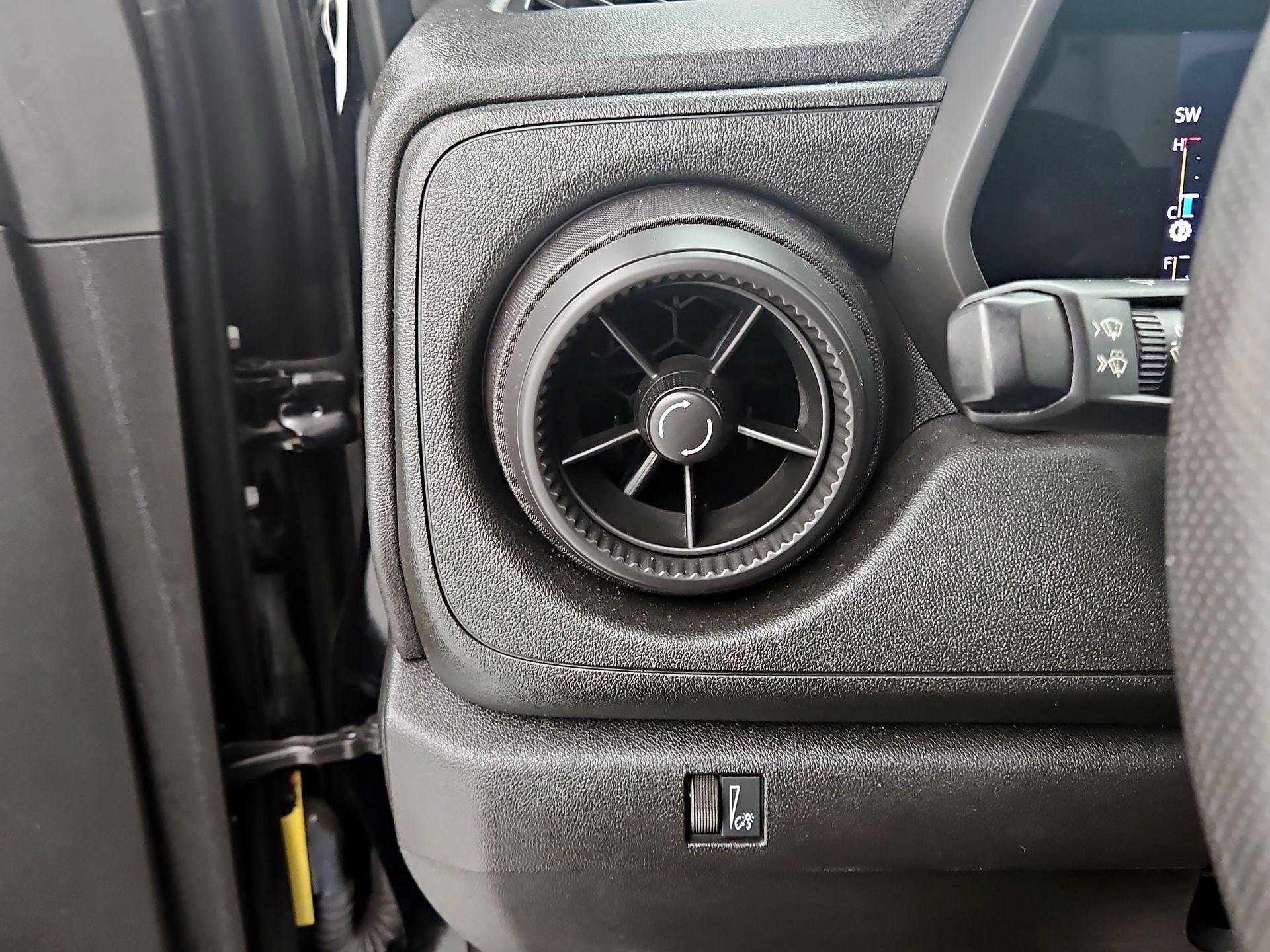 Thumbnail: 2023 Chevrolet Colorado - 13