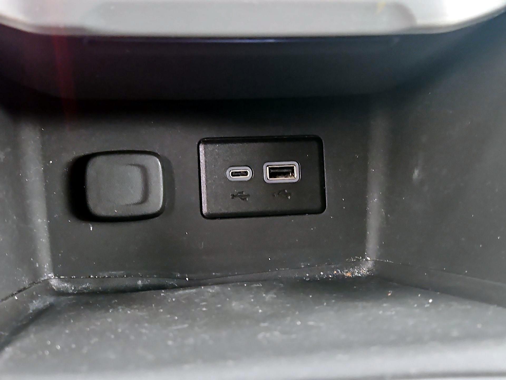 Thumbnail: 2023 GMC Acadia - 18