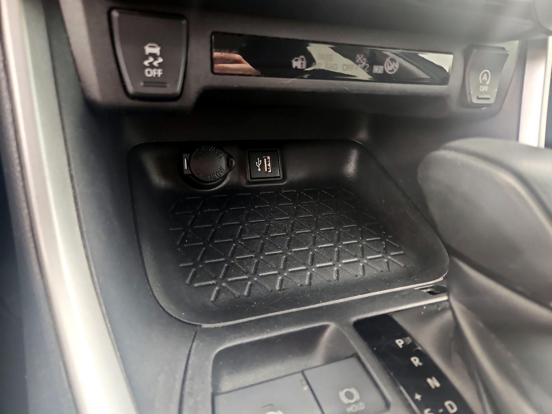 Thumbnail: 2024 Toyota RAV4 - 18