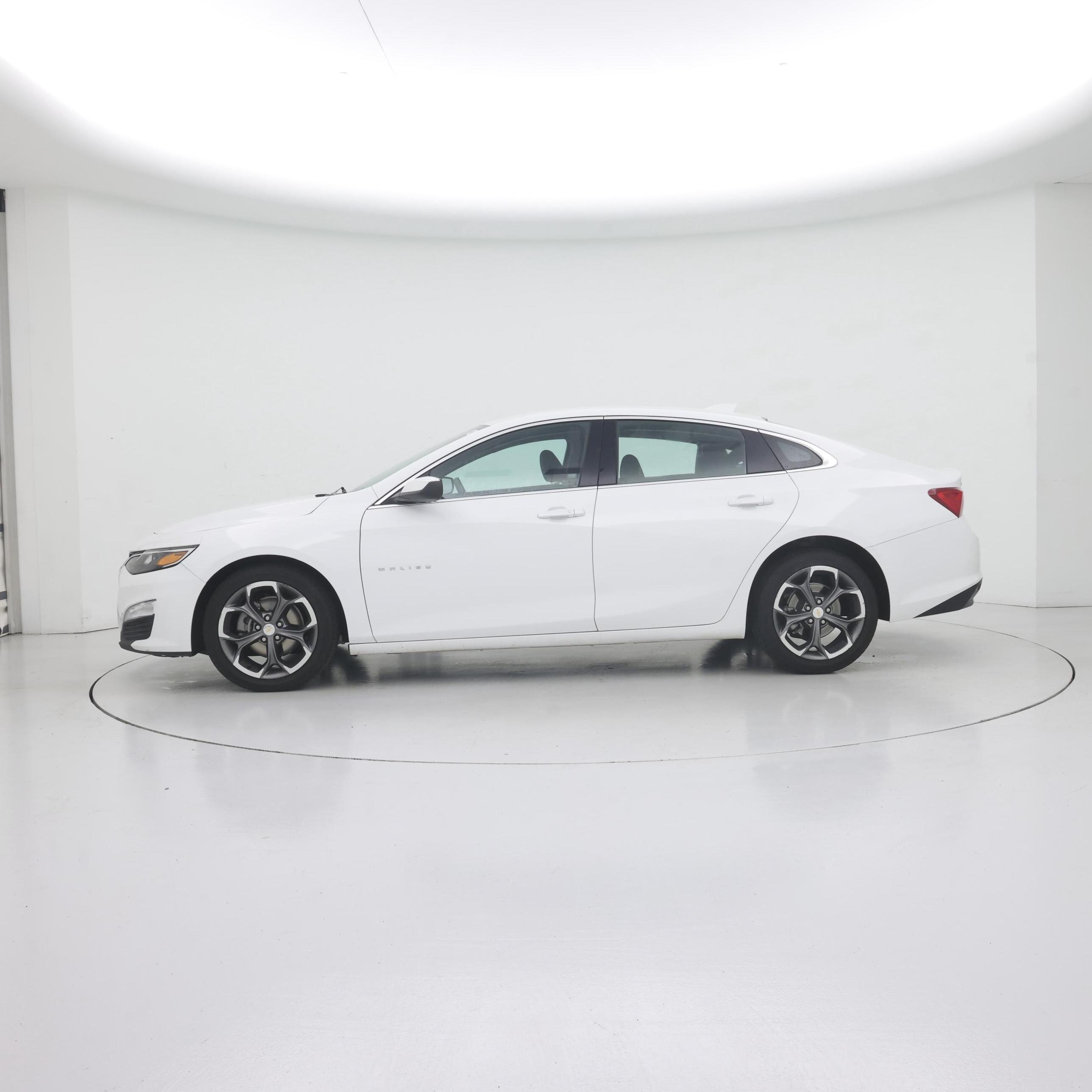 Thumbnail: 2024 Chevrolet Malibu - 3