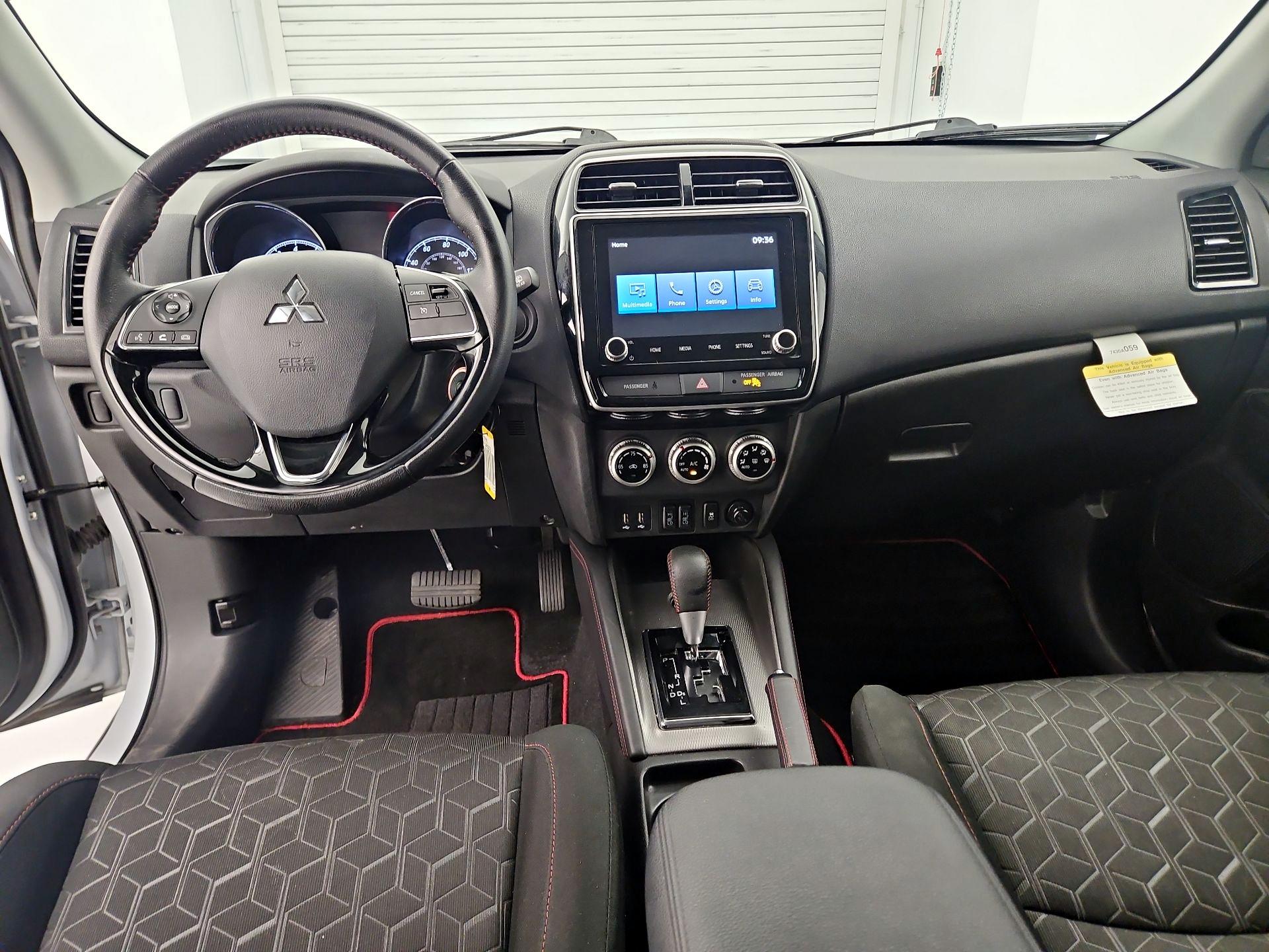 Thumbnail: 2023 Mitsubishi Outlander Sport - 9