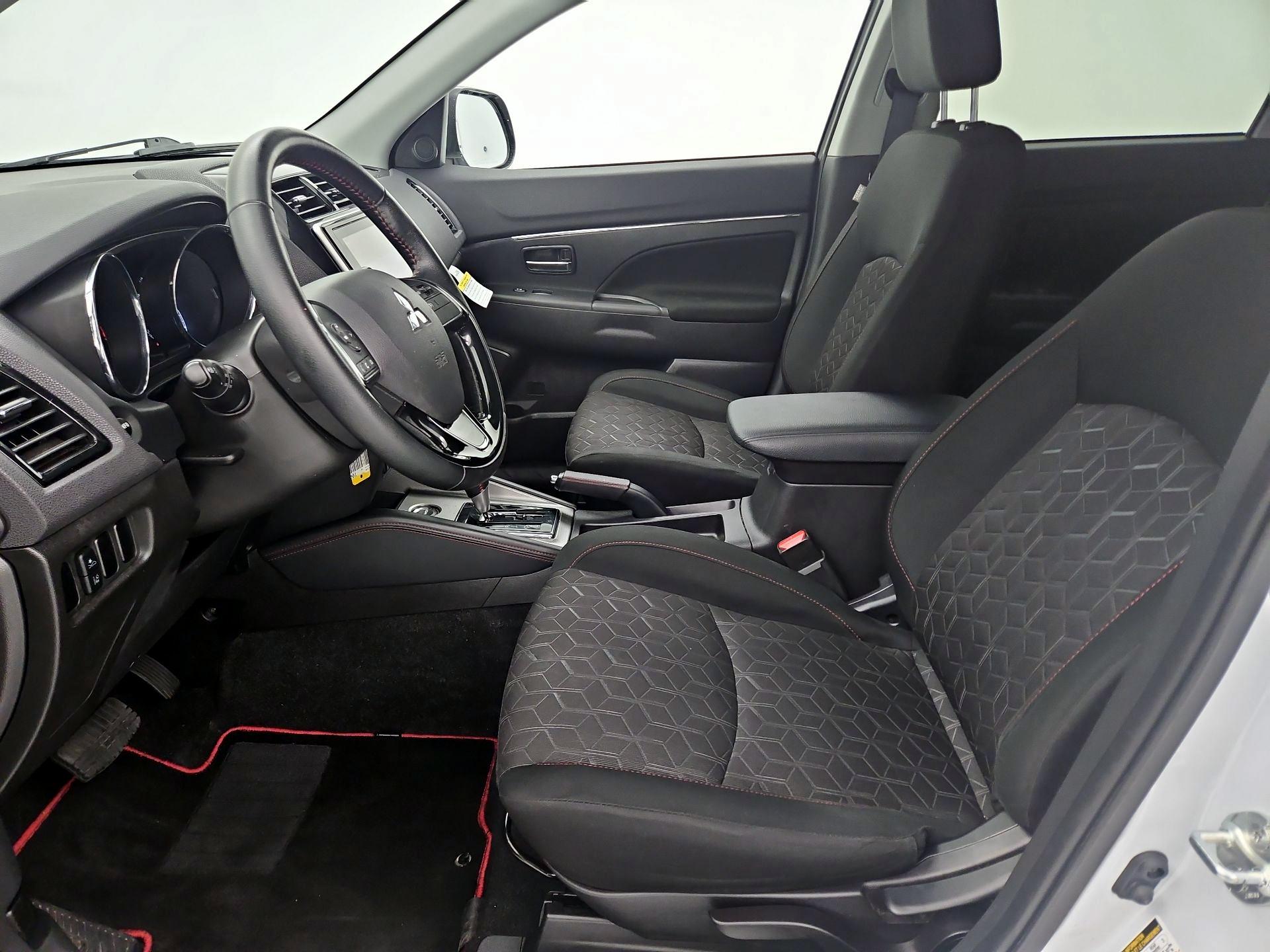 Thumbnail: 2023 Mitsubishi Outlander Sport - 11