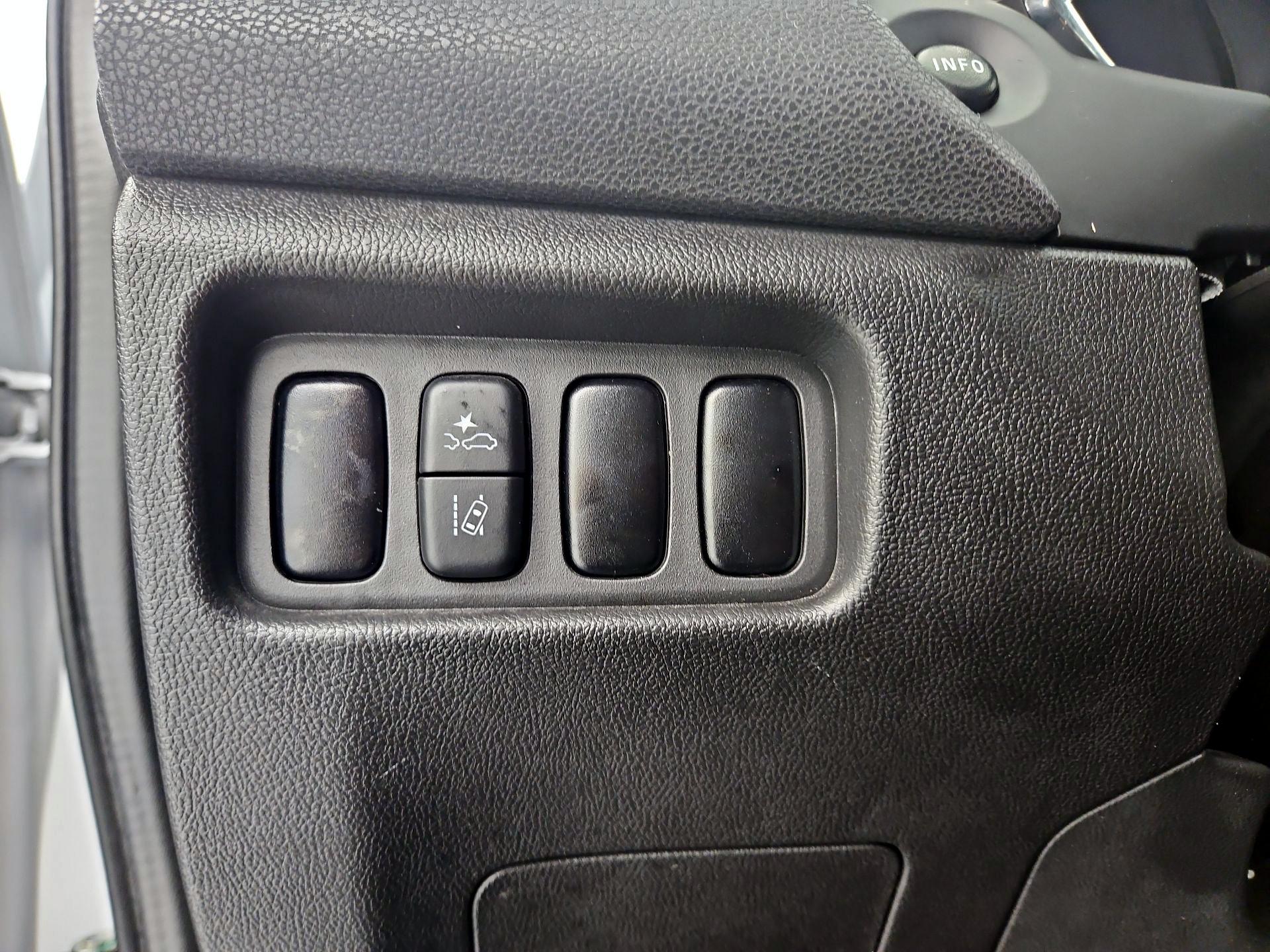 Thumbnail: 2023 Mitsubishi Outlander Sport - 13