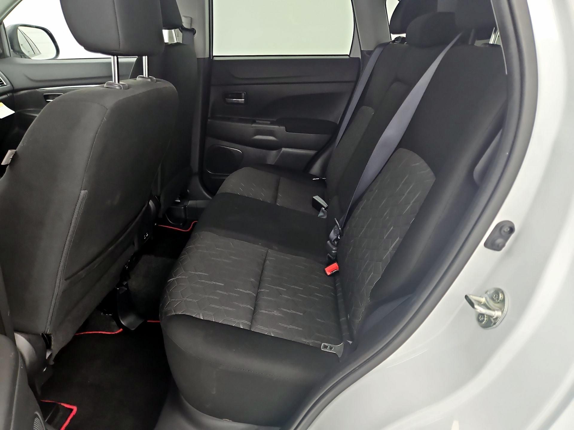 Thumbnail: 2023 Mitsubishi Outlander Sport - 19