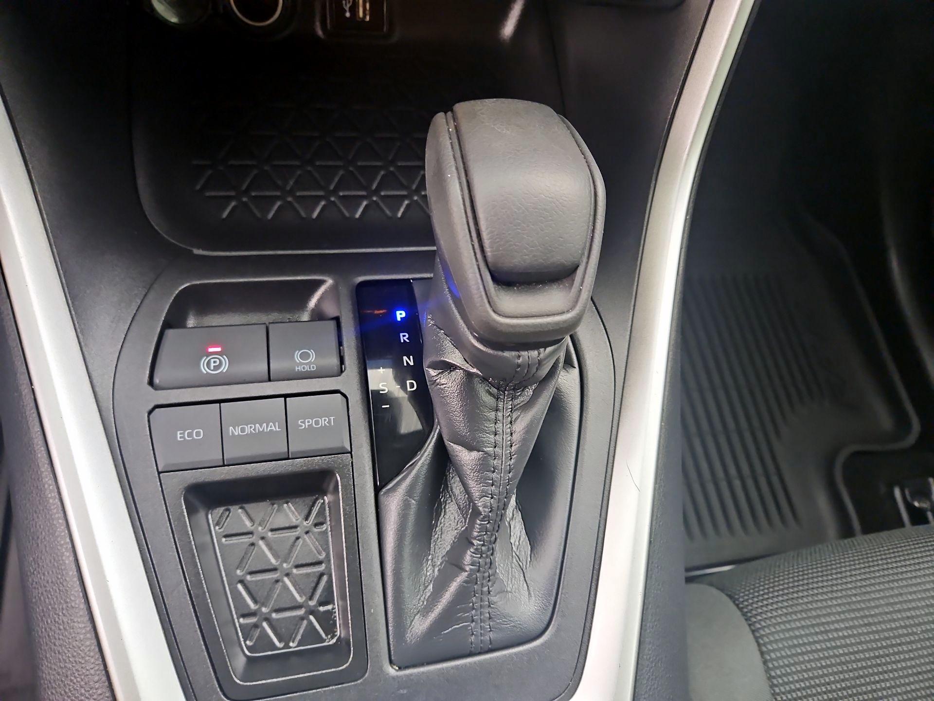 Thumbnail: 2024 Toyota RAV4 - 17