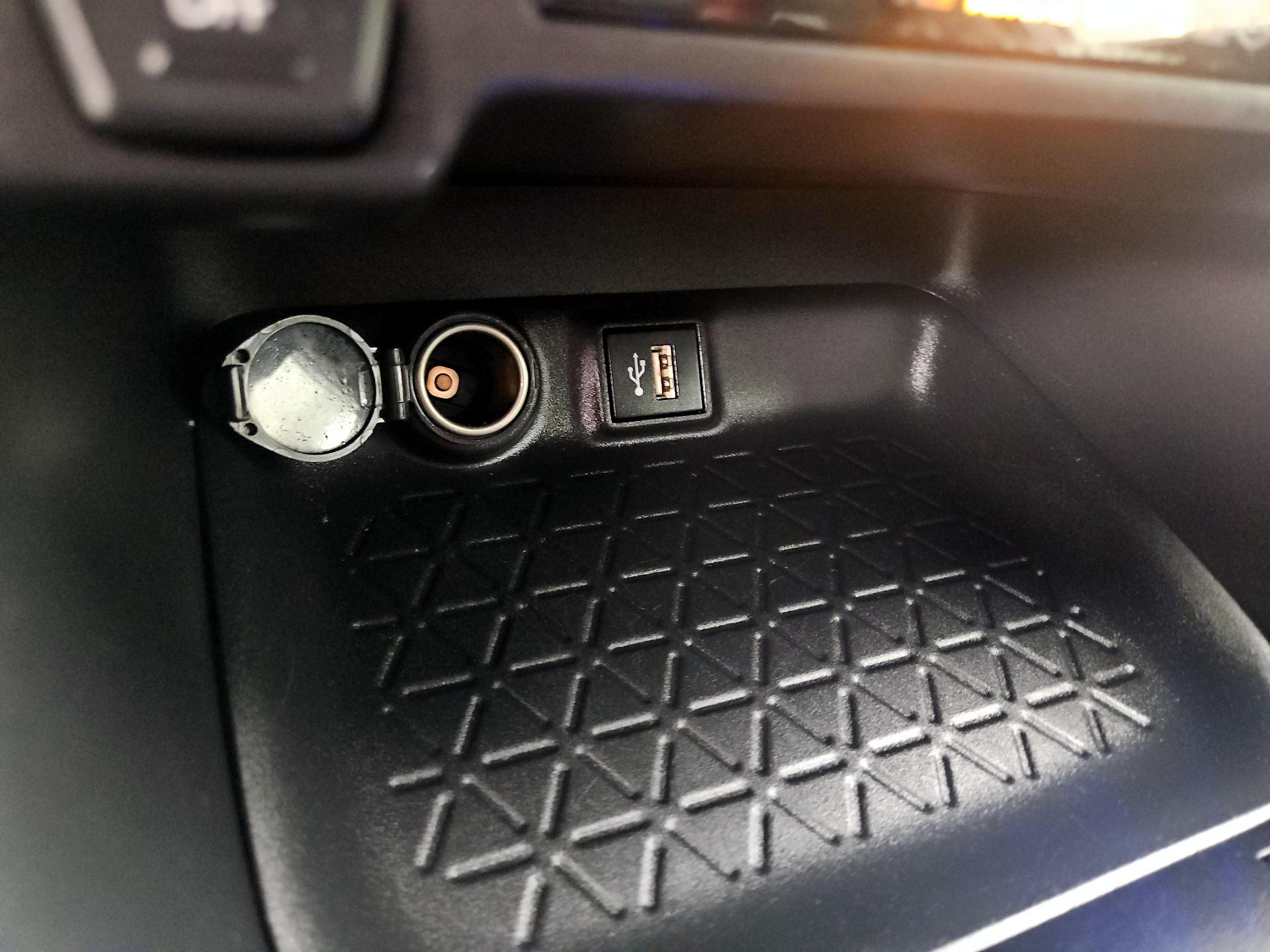 Thumbnail: 2024 Toyota RAV4 - 18