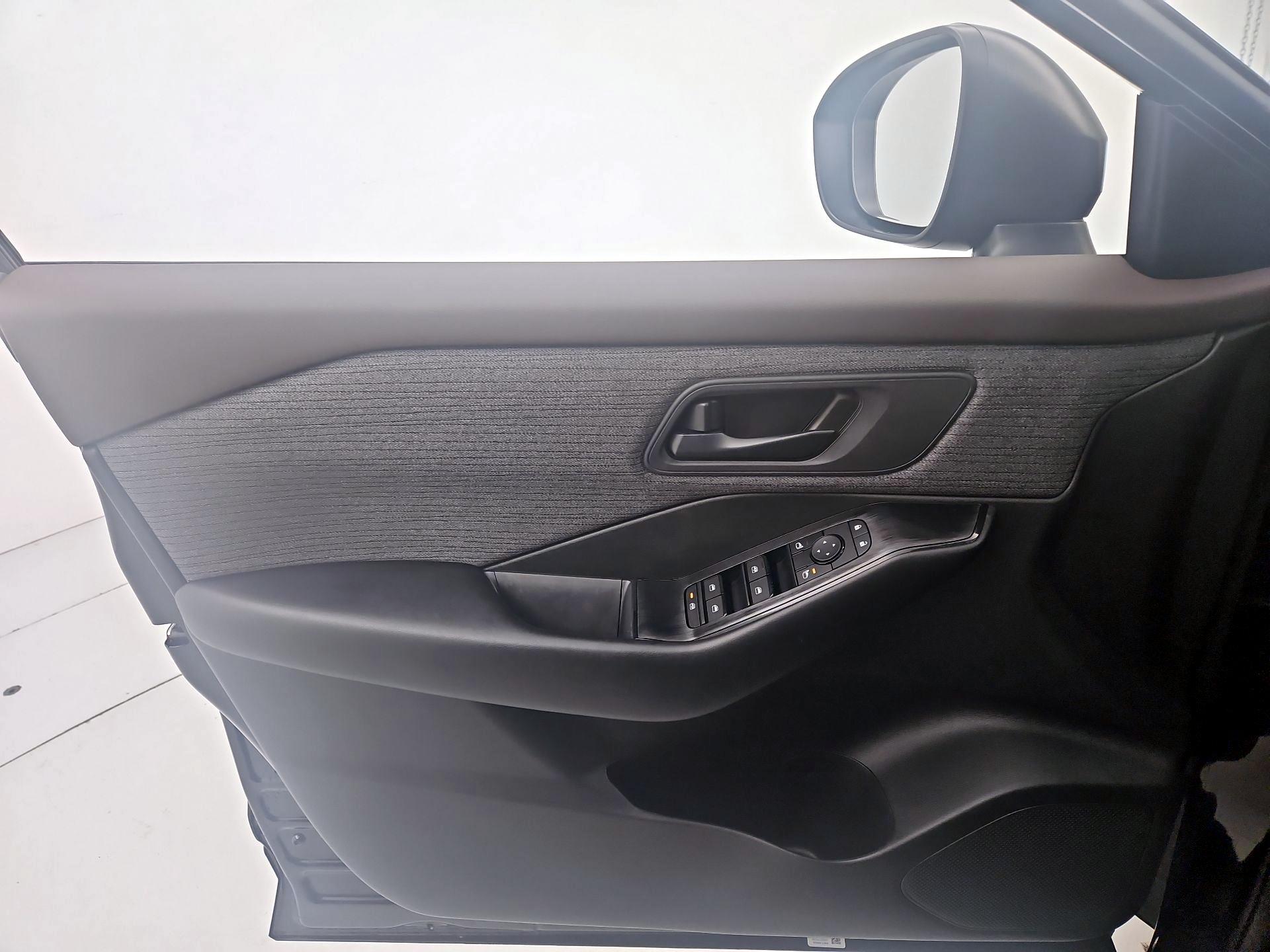 Thumbnail: 2023 Nissan Rogue - 12