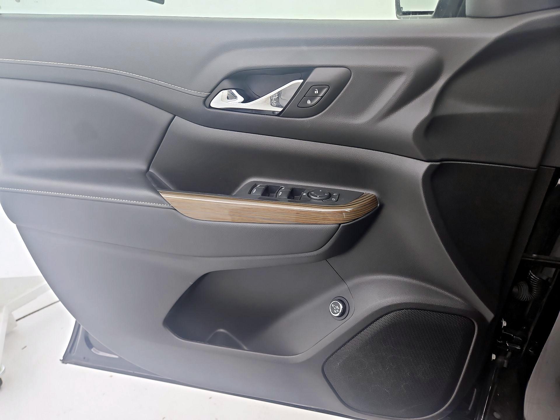 Thumbnail: 2023 GMC Acadia - 12