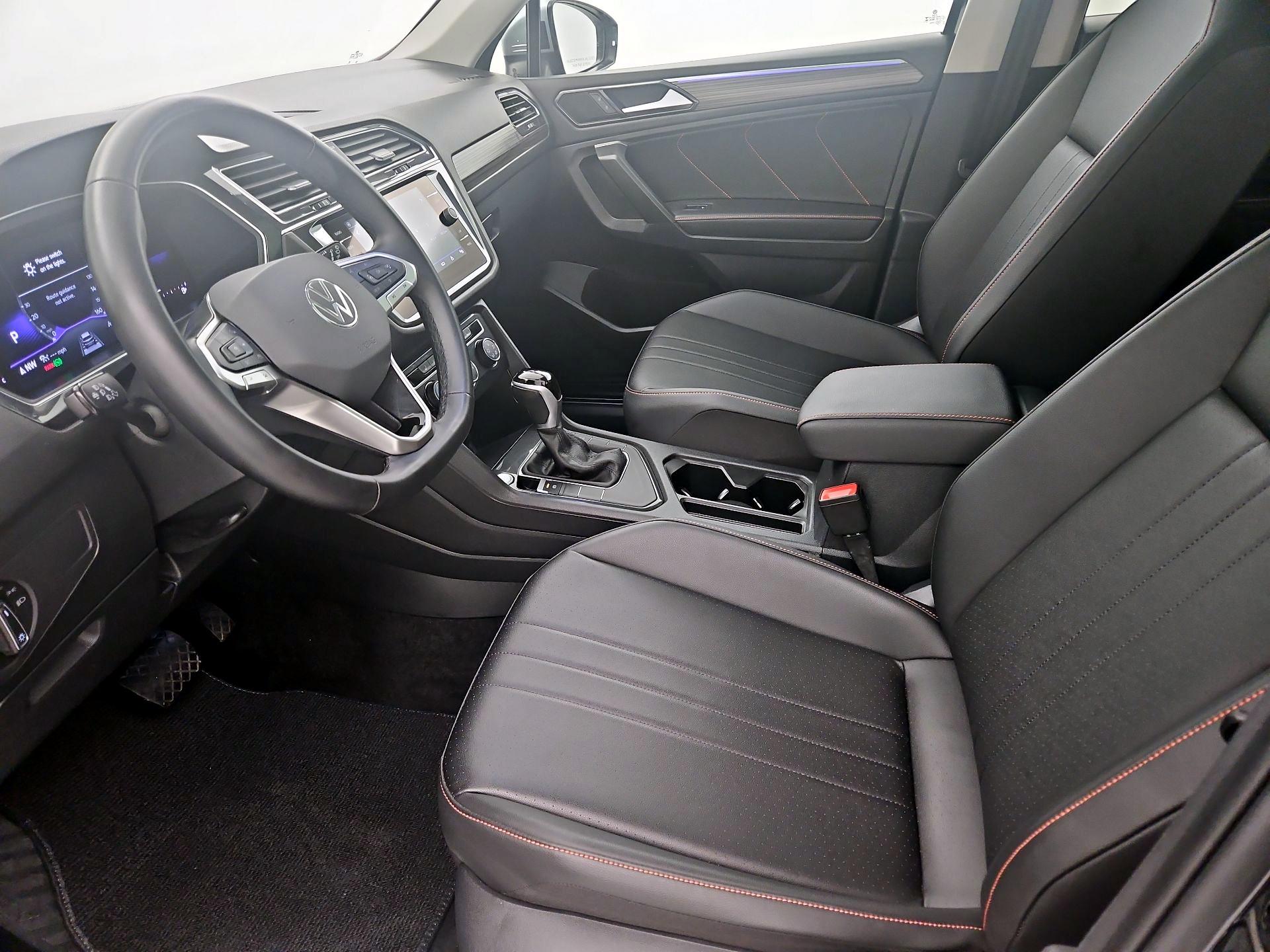 Thumbnail: 2024 Volkswagen Tiguan - 11