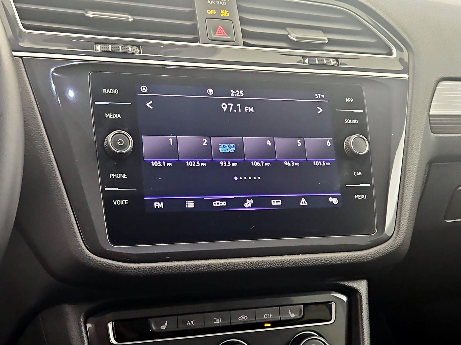 Thumbnail: 2024 Volkswagen Tiguan - 15