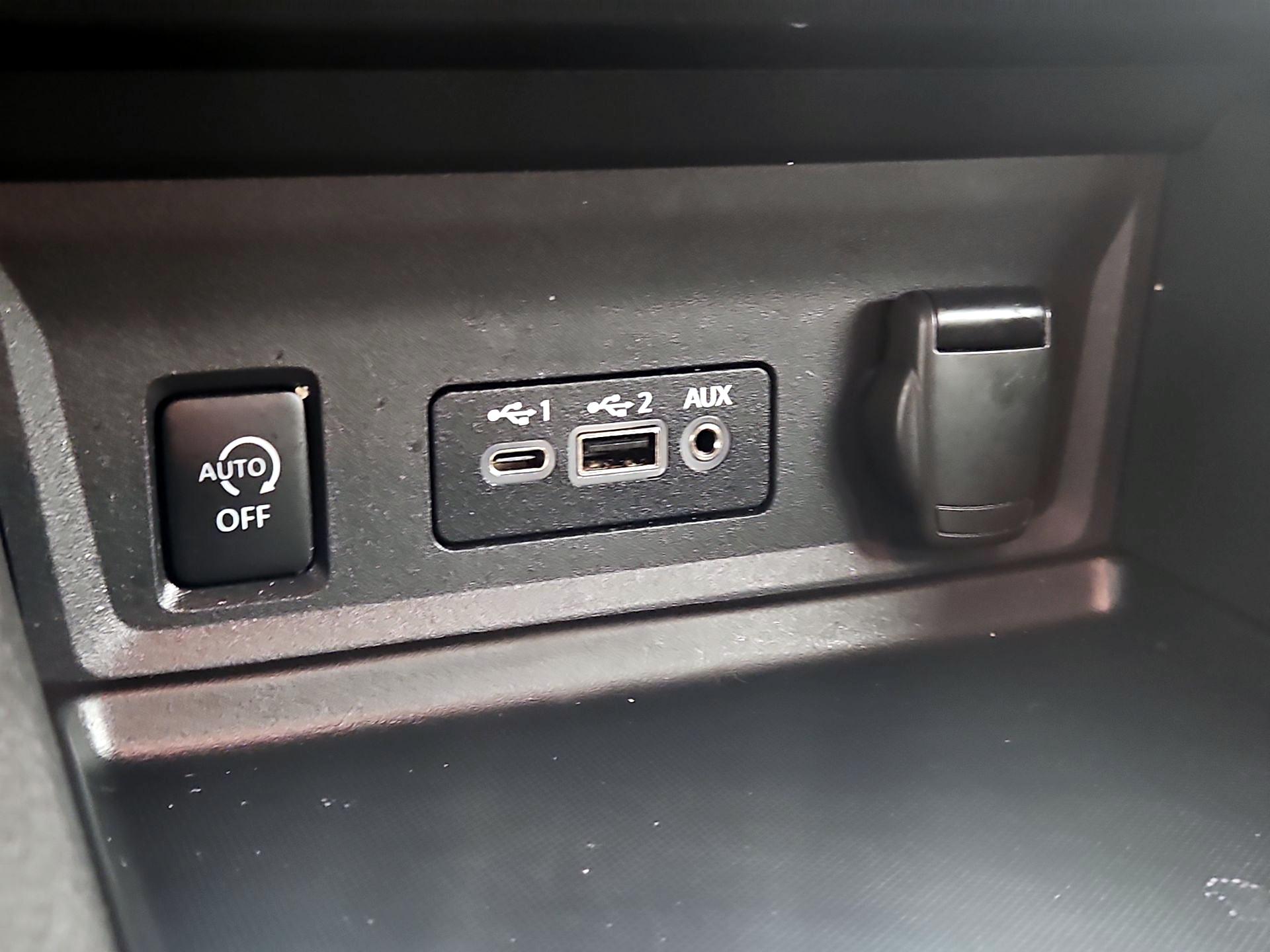 Thumbnail: 2025 Nissan Sentra - 18