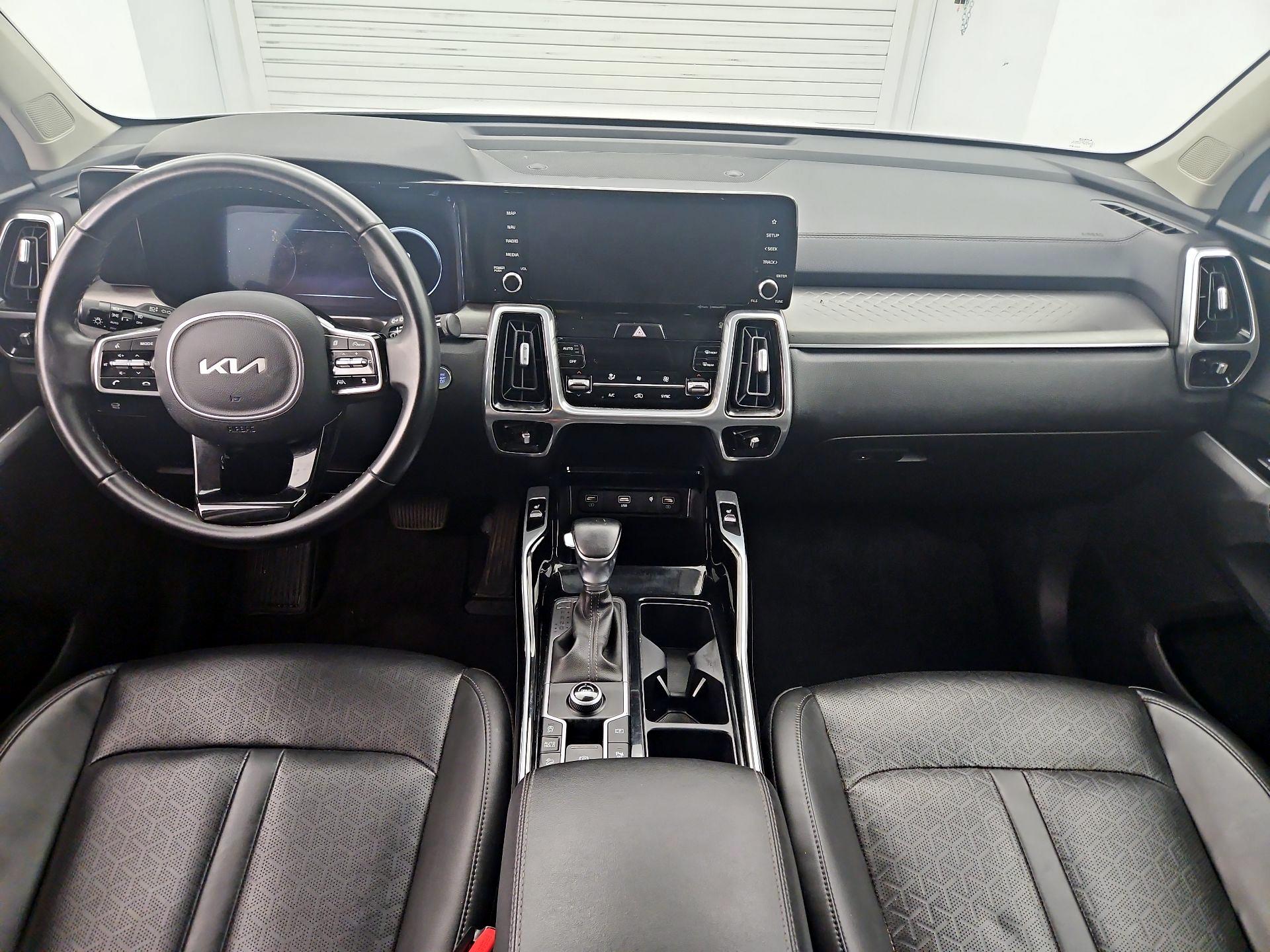 Thumbnail: 2023 Kia Sorento - 9