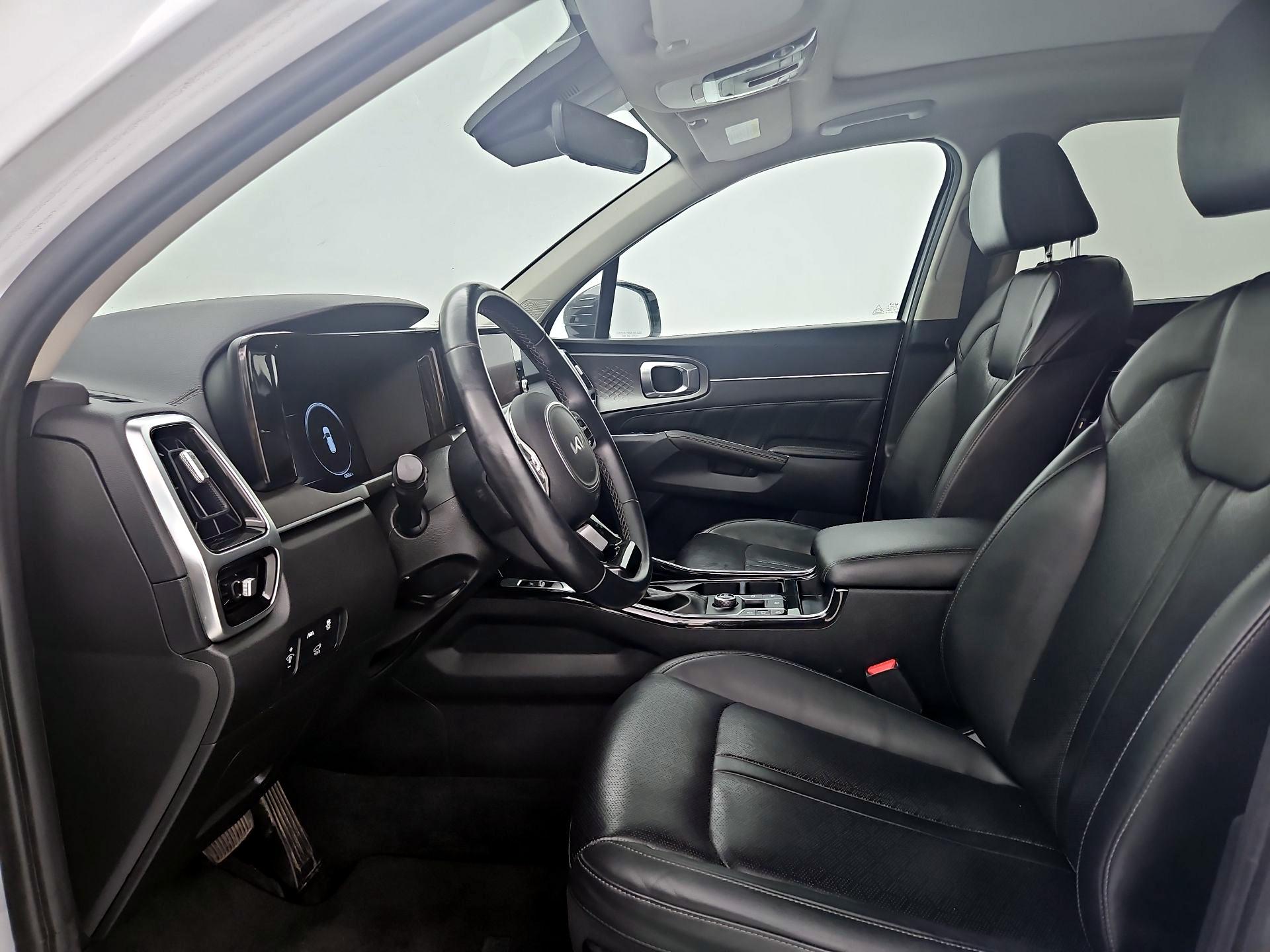 Thumbnail: 2023 Kia Sorento - 11