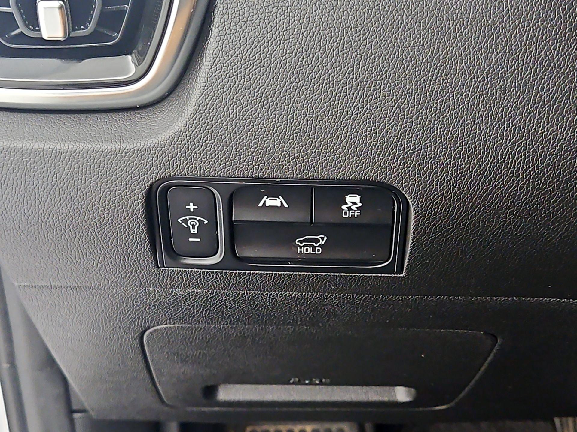 Thumbnail: 2023 Kia Sorento - 13