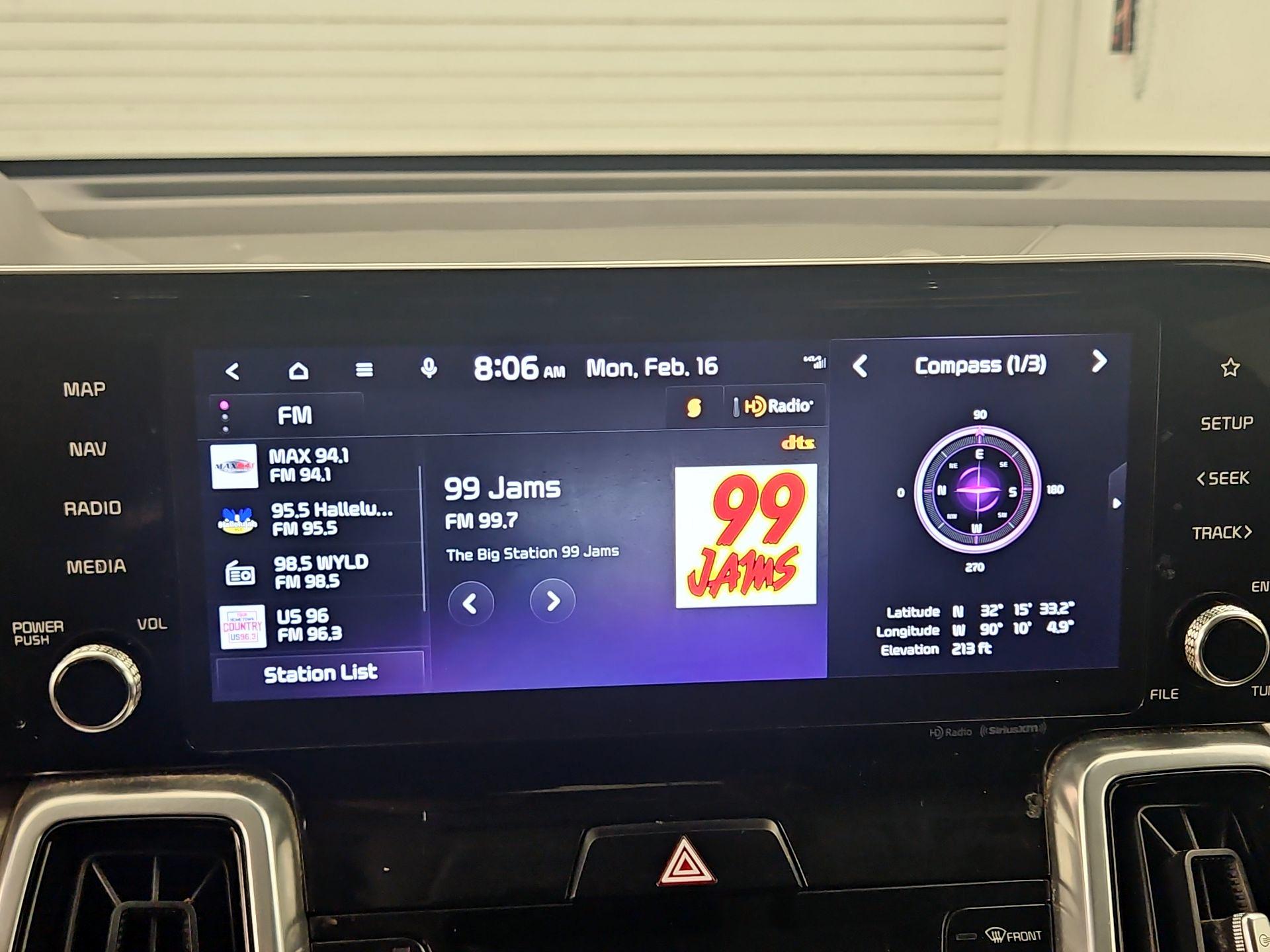 Thumbnail: 2023 Kia Sorento - 16