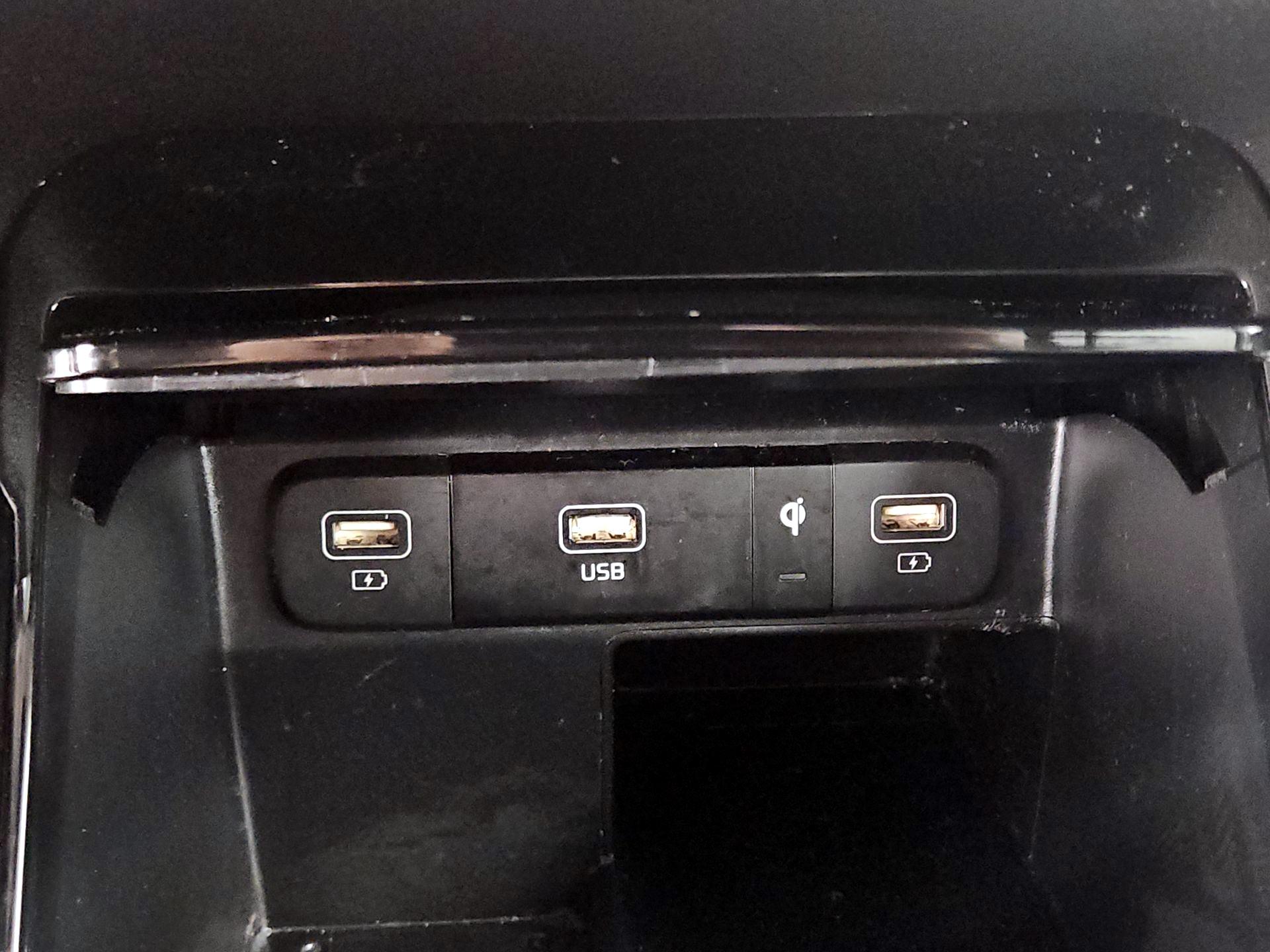 Thumbnail: 2023 Kia Sorento - 19