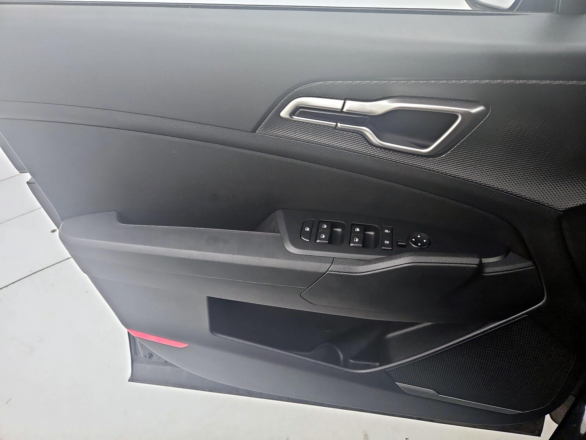 Thumbnail: 2024 Kia Sportage - 12