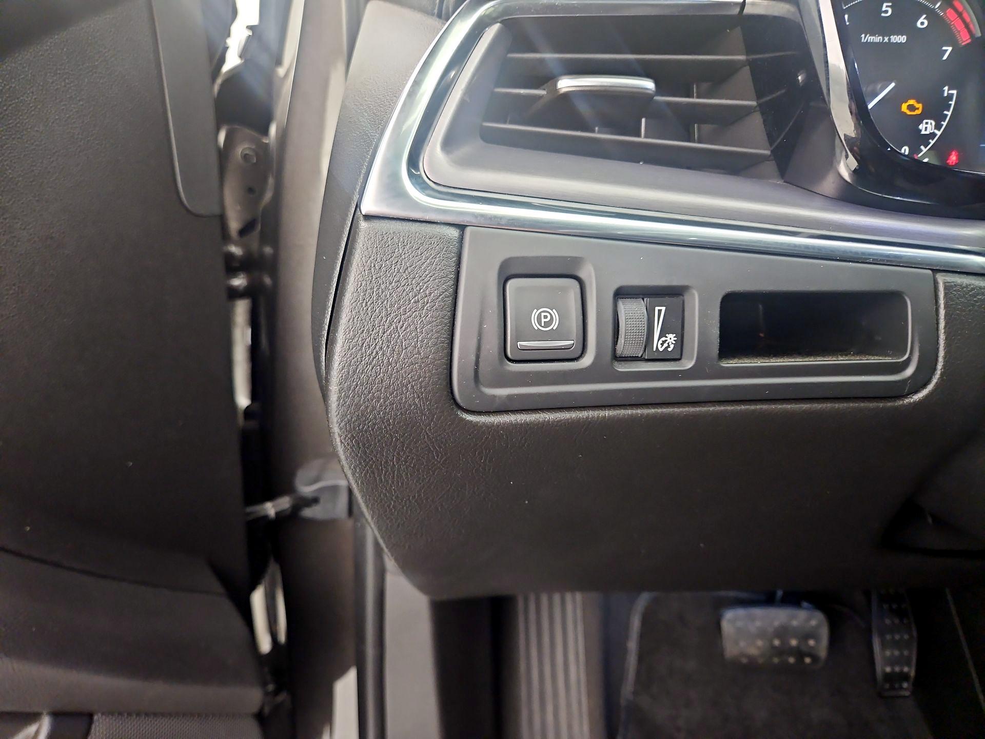 Thumbnail: 2020 Cadillac XT5 - 13