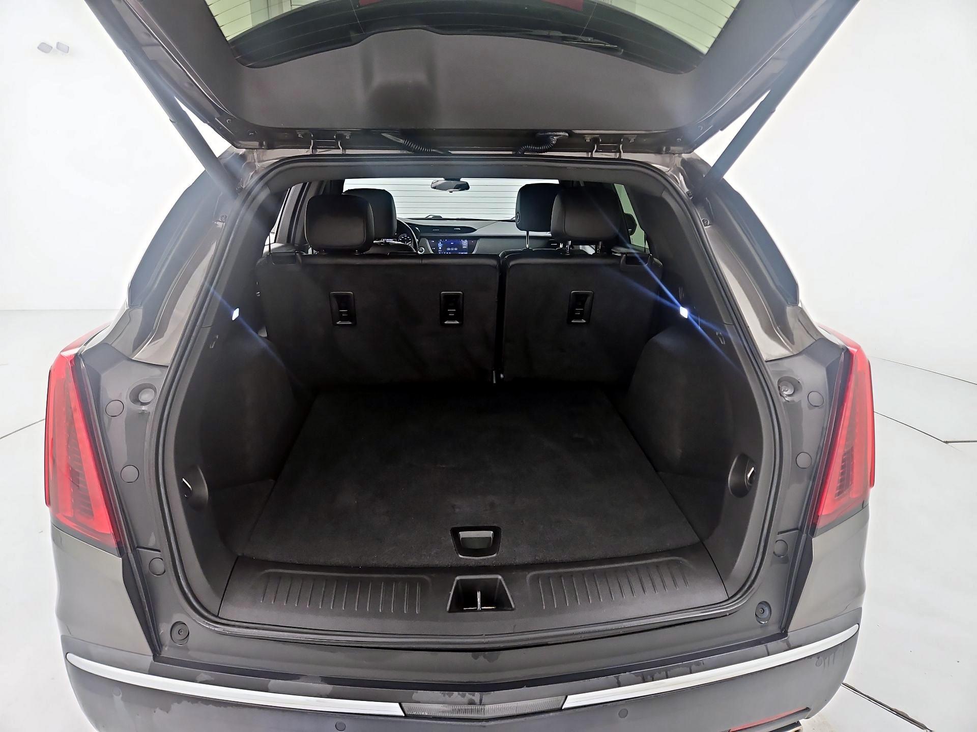 Thumbnail: 2020 Cadillac XT5 - 20