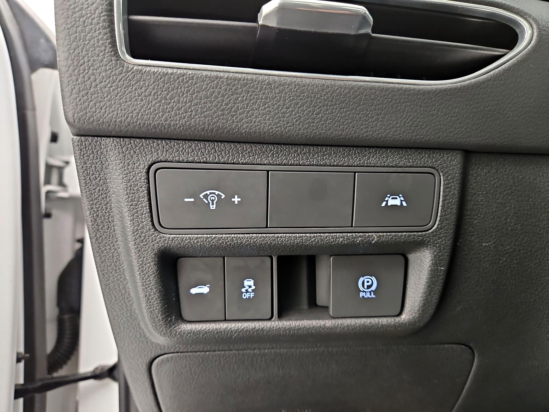 Thumbnail: 2023 Hyundai Sonata - 13