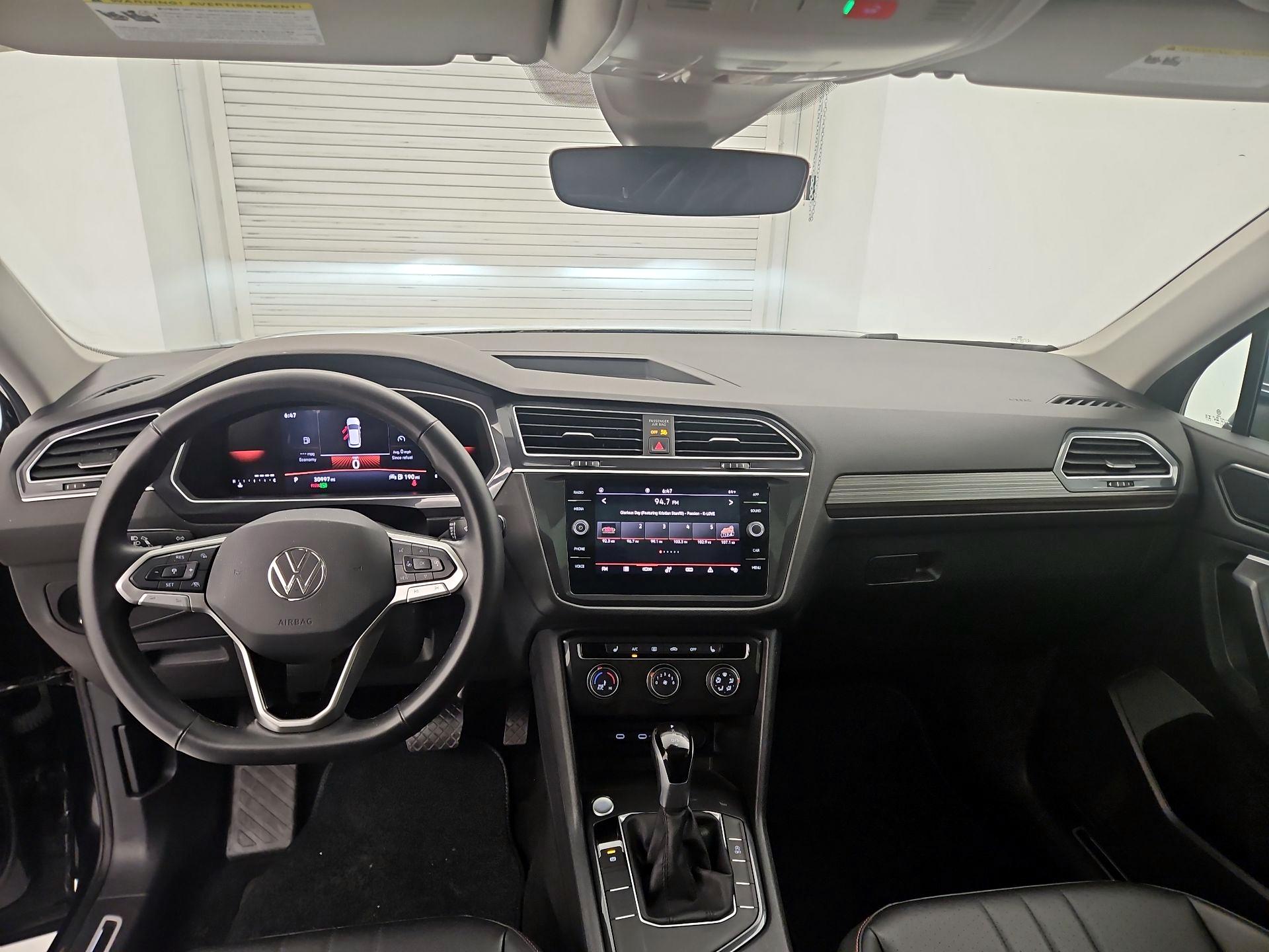 Thumbnail: 2024 Volkswagen Tiguan - 9