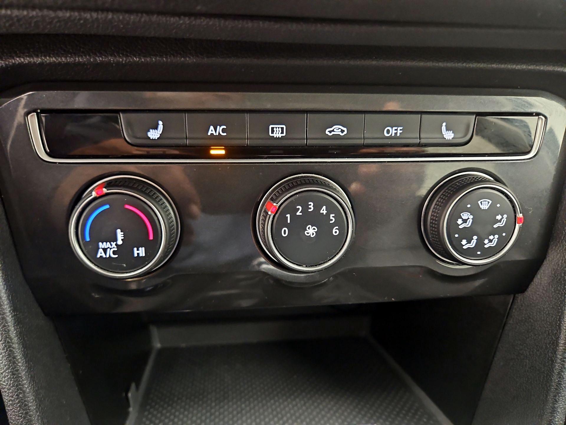 Thumbnail: 2024 Volkswagen Tiguan - 16