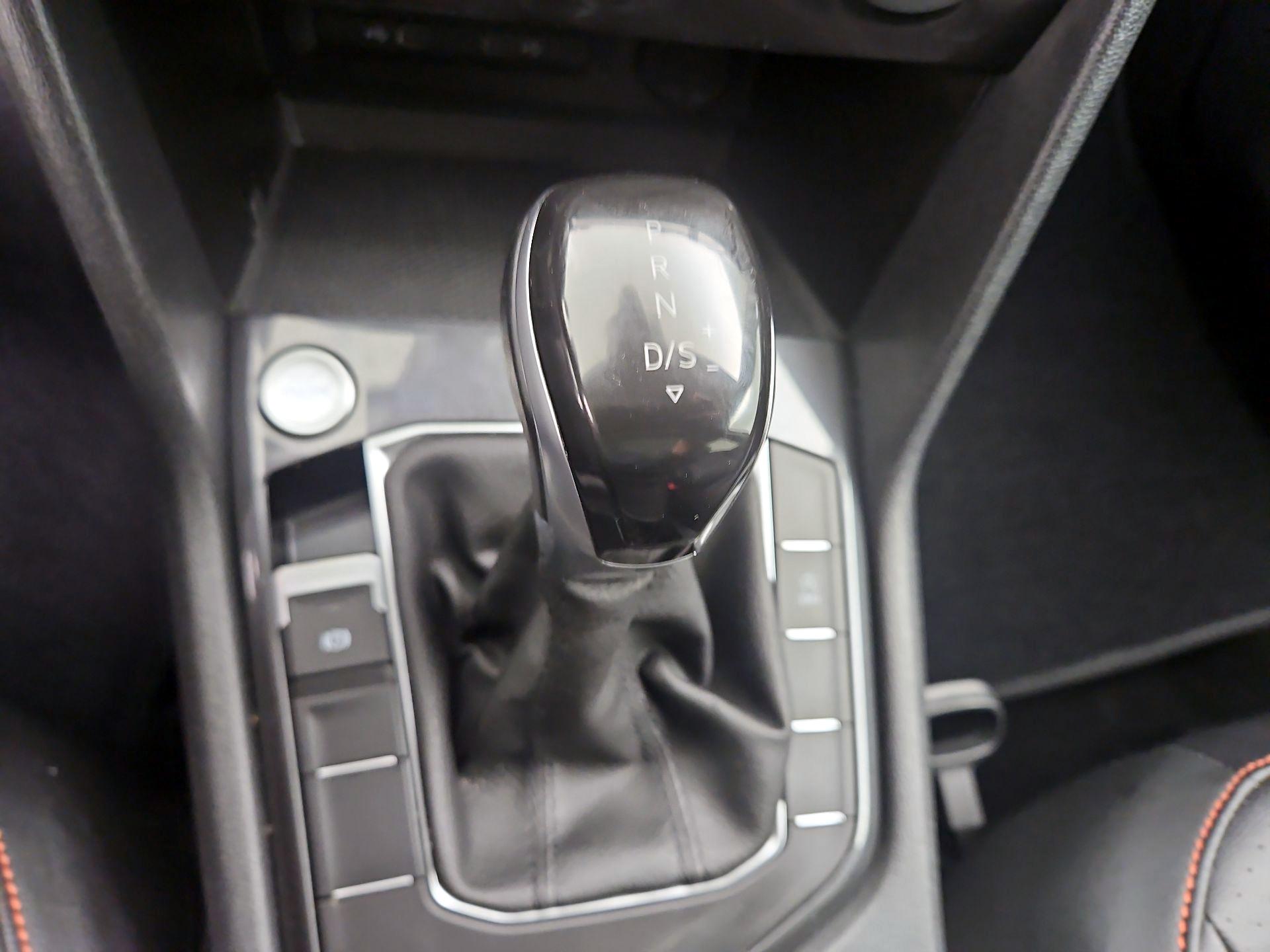 Thumbnail: 2024 Volkswagen Tiguan - 17