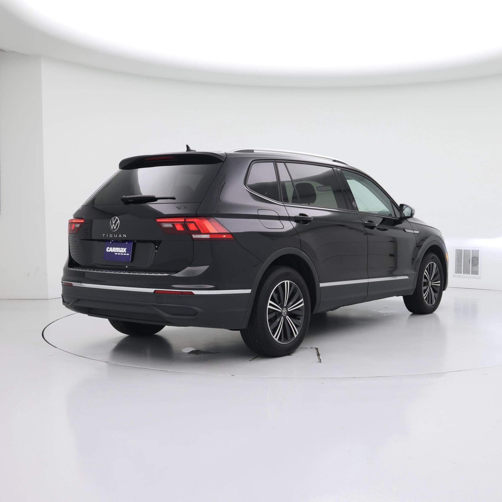 Thumbnail: 2024 Volkswagen Tiguan - 8