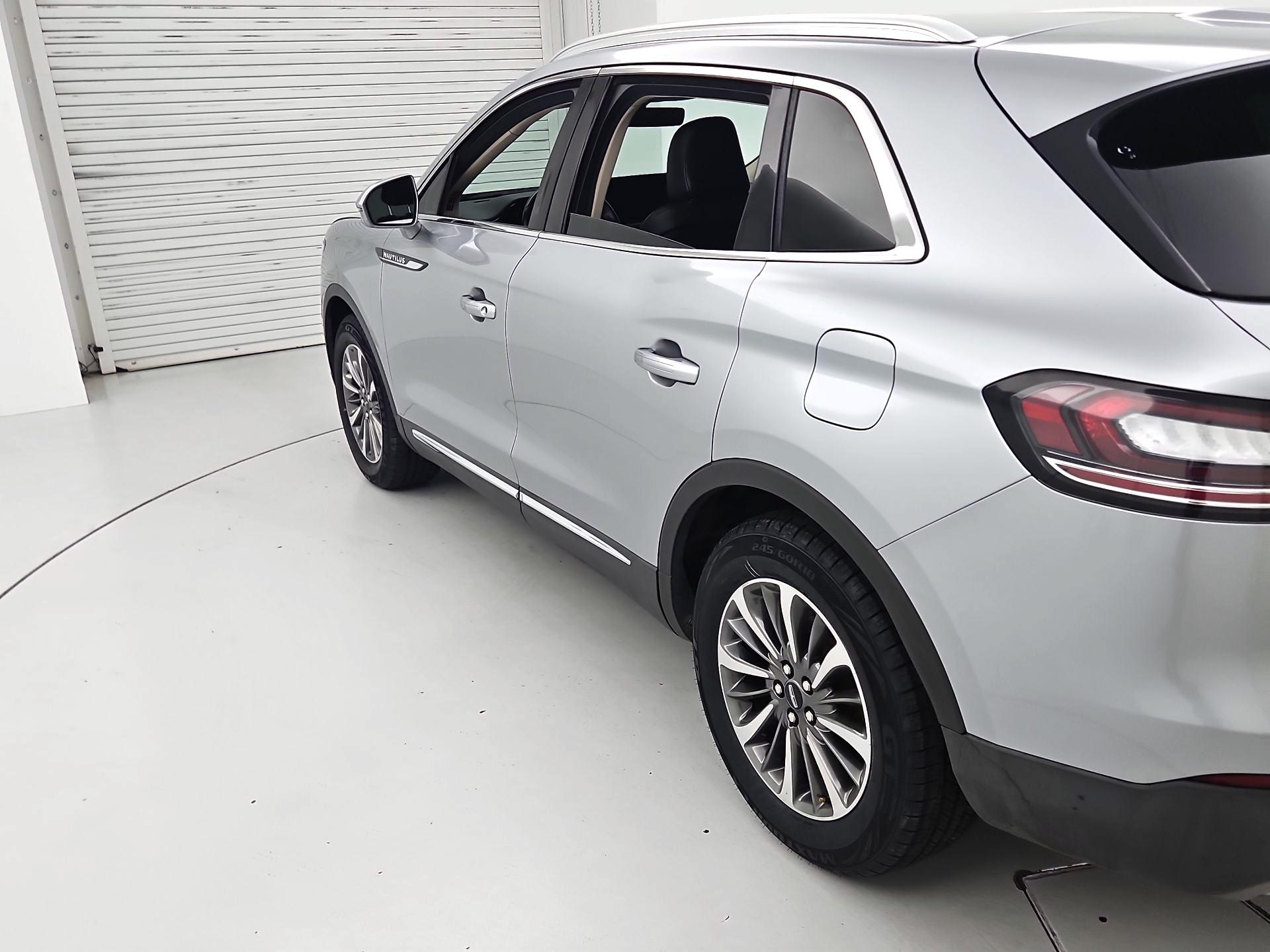 Thumbnail: 2021 Lincoln Nautilus - 7