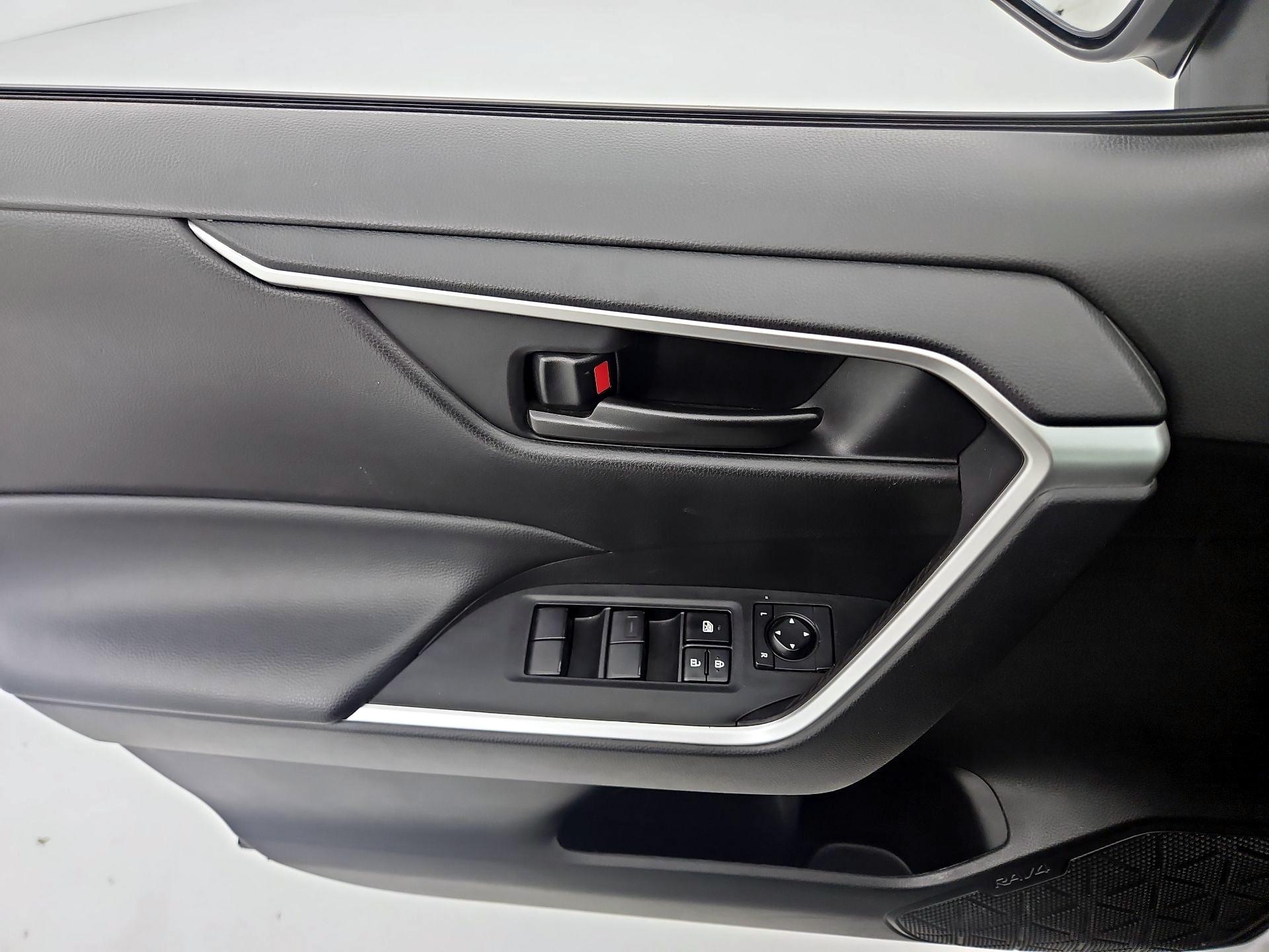 Thumbnail: 2024 Toyota RAV4 - 12