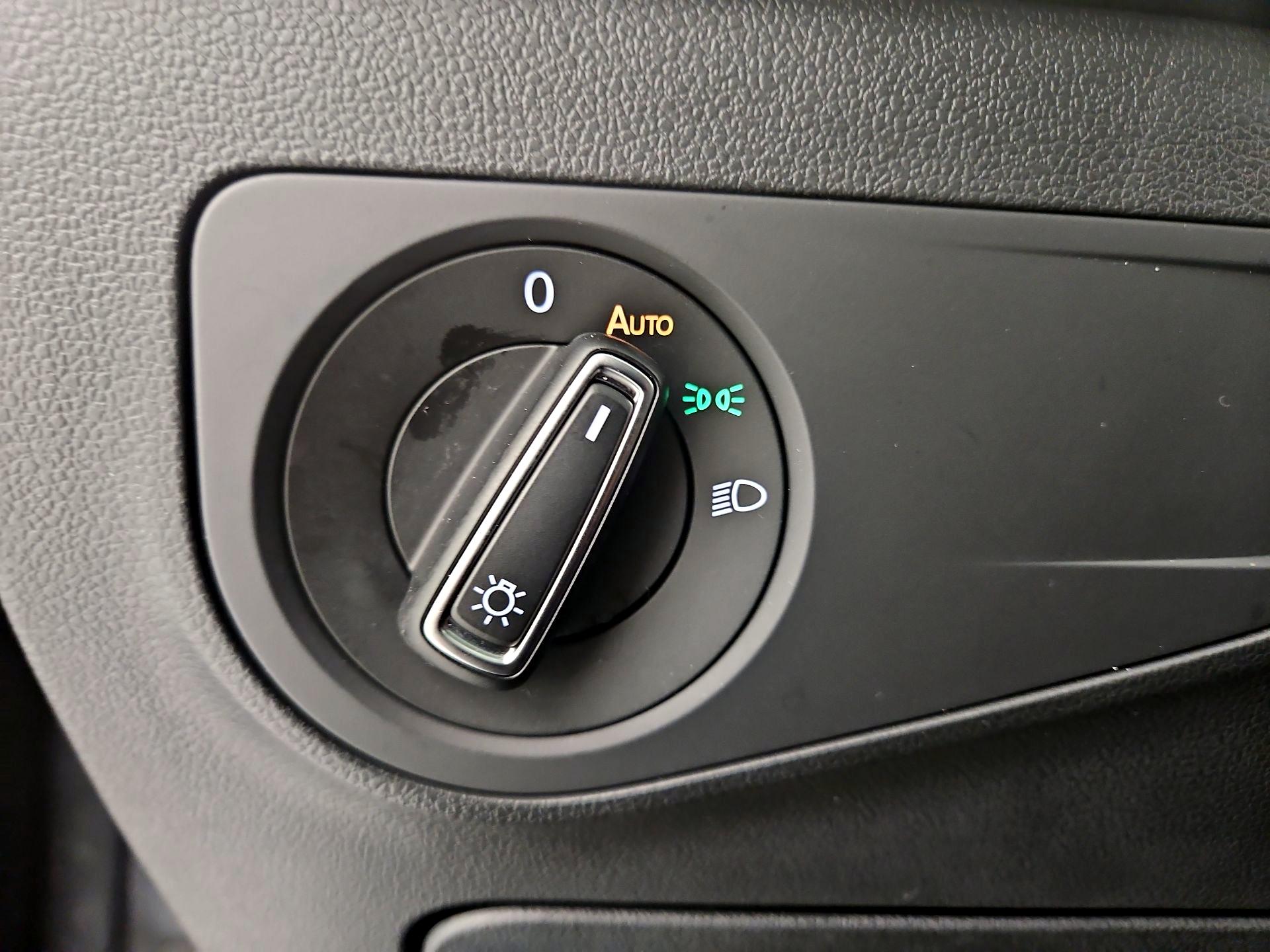 Thumbnail: 2024 Volkswagen Tiguan - 13