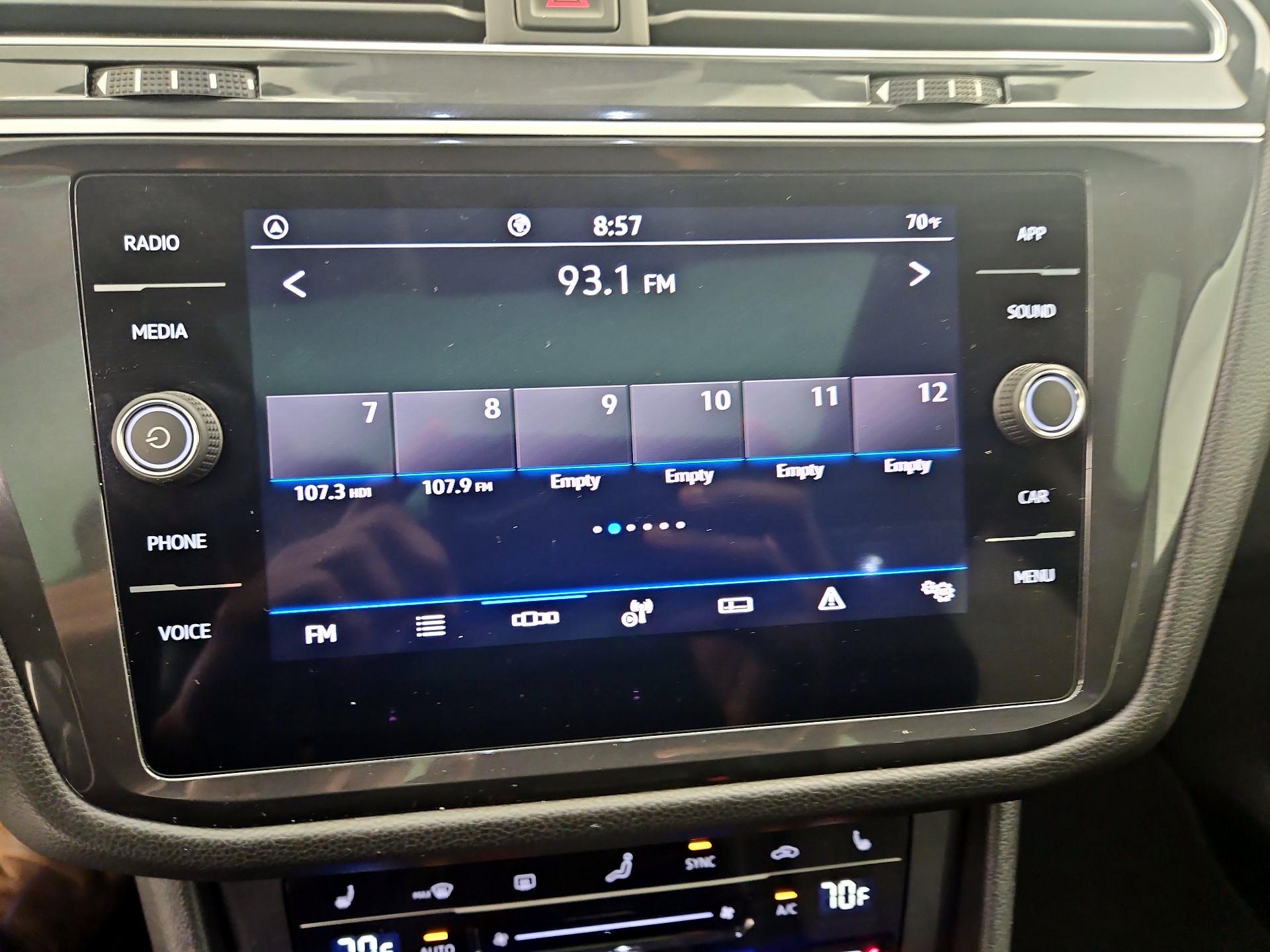 Thumbnail: 2024 Volkswagen Tiguan - 15