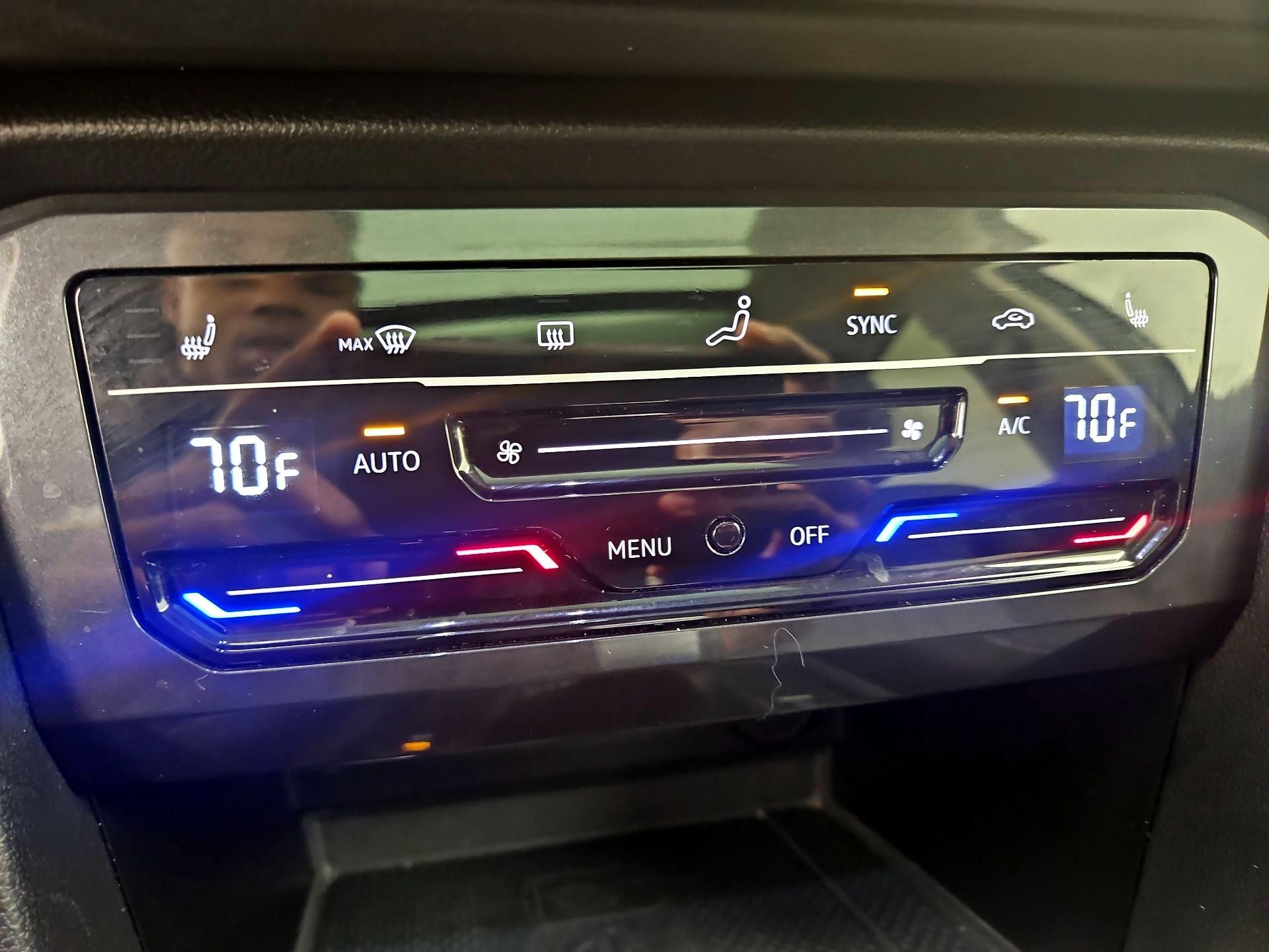 Thumbnail: 2024 Volkswagen Tiguan - 16