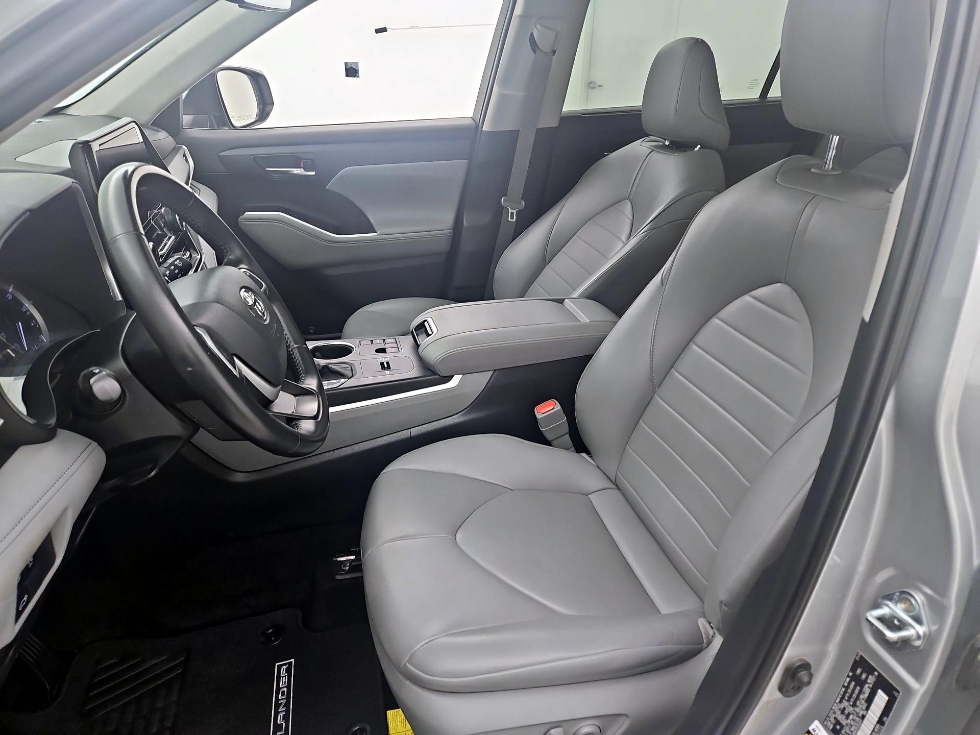 Thumbnail: 2024 Toyota Highlander - 11