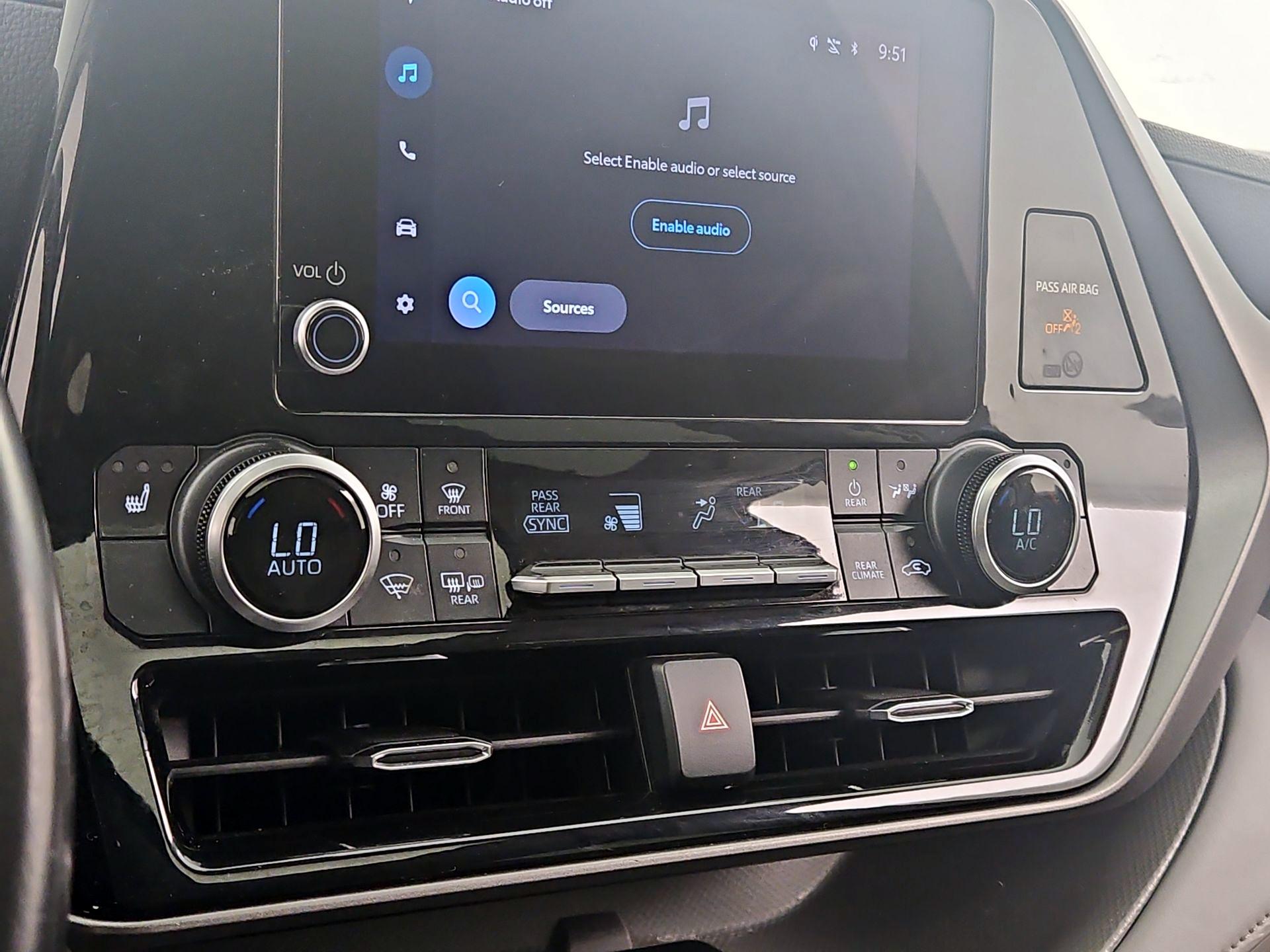 Thumbnail: 2024 Toyota Highlander - 16