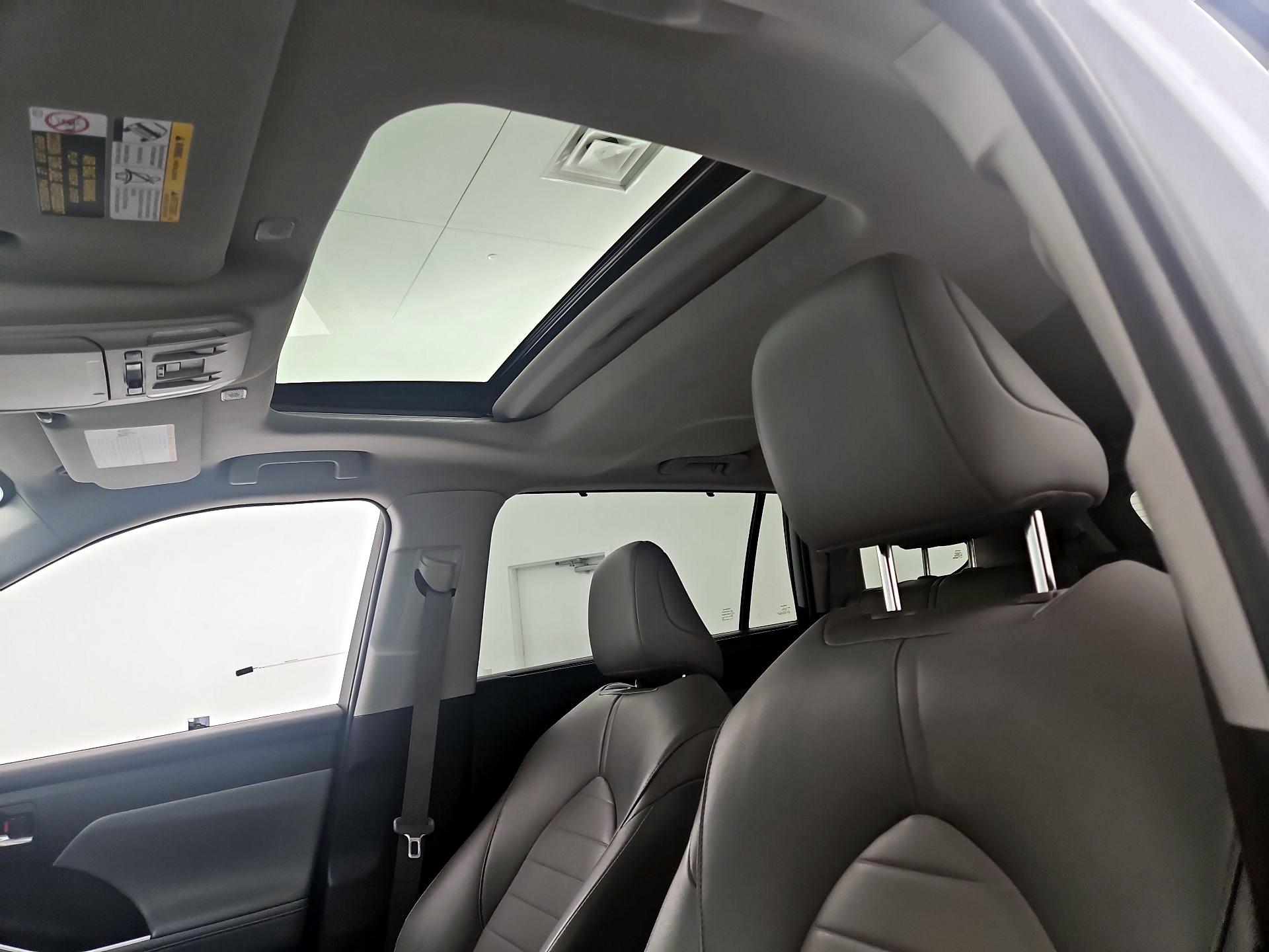 Thumbnail: 2024 Toyota Highlander - 19