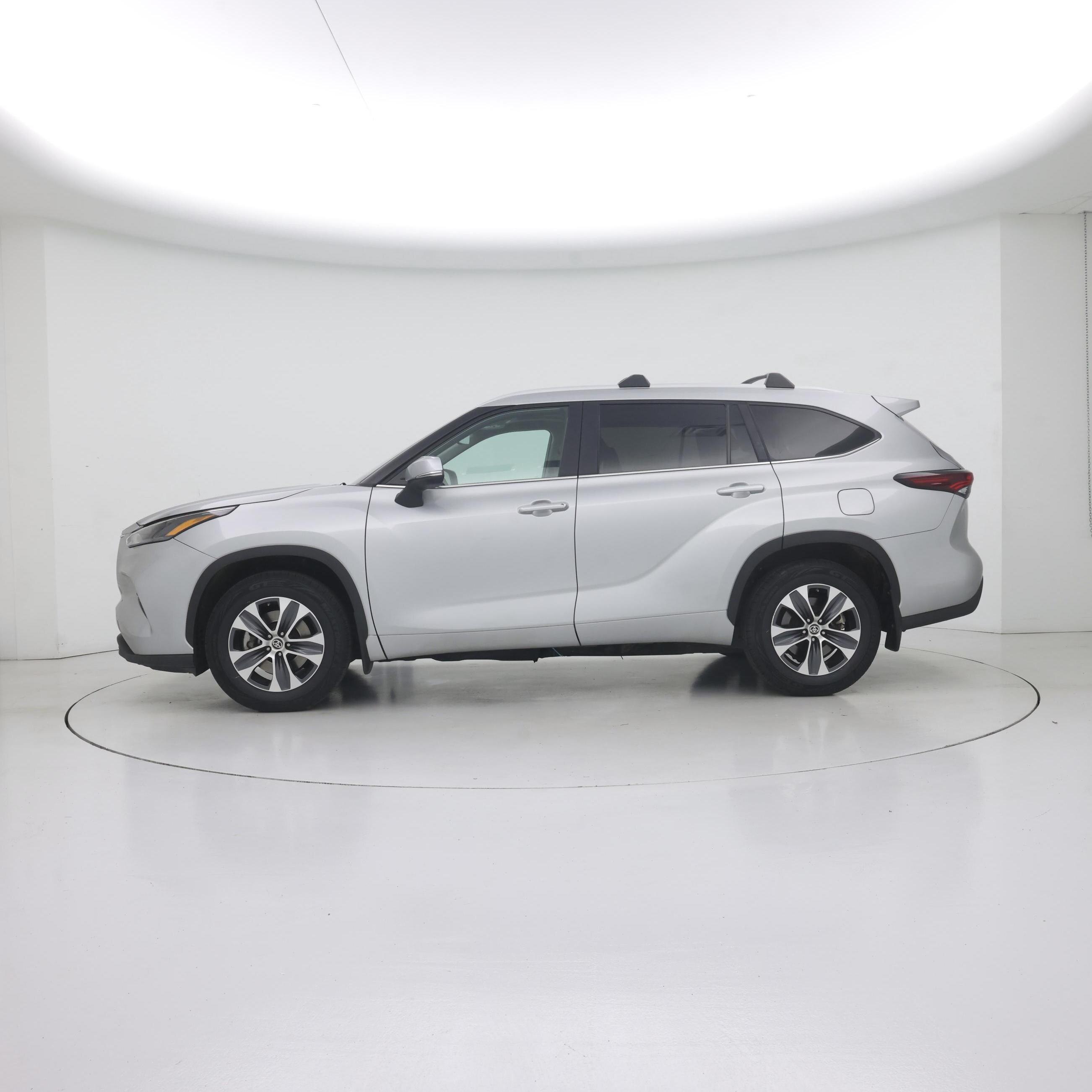 Thumbnail: 2024 Toyota Highlander - 3