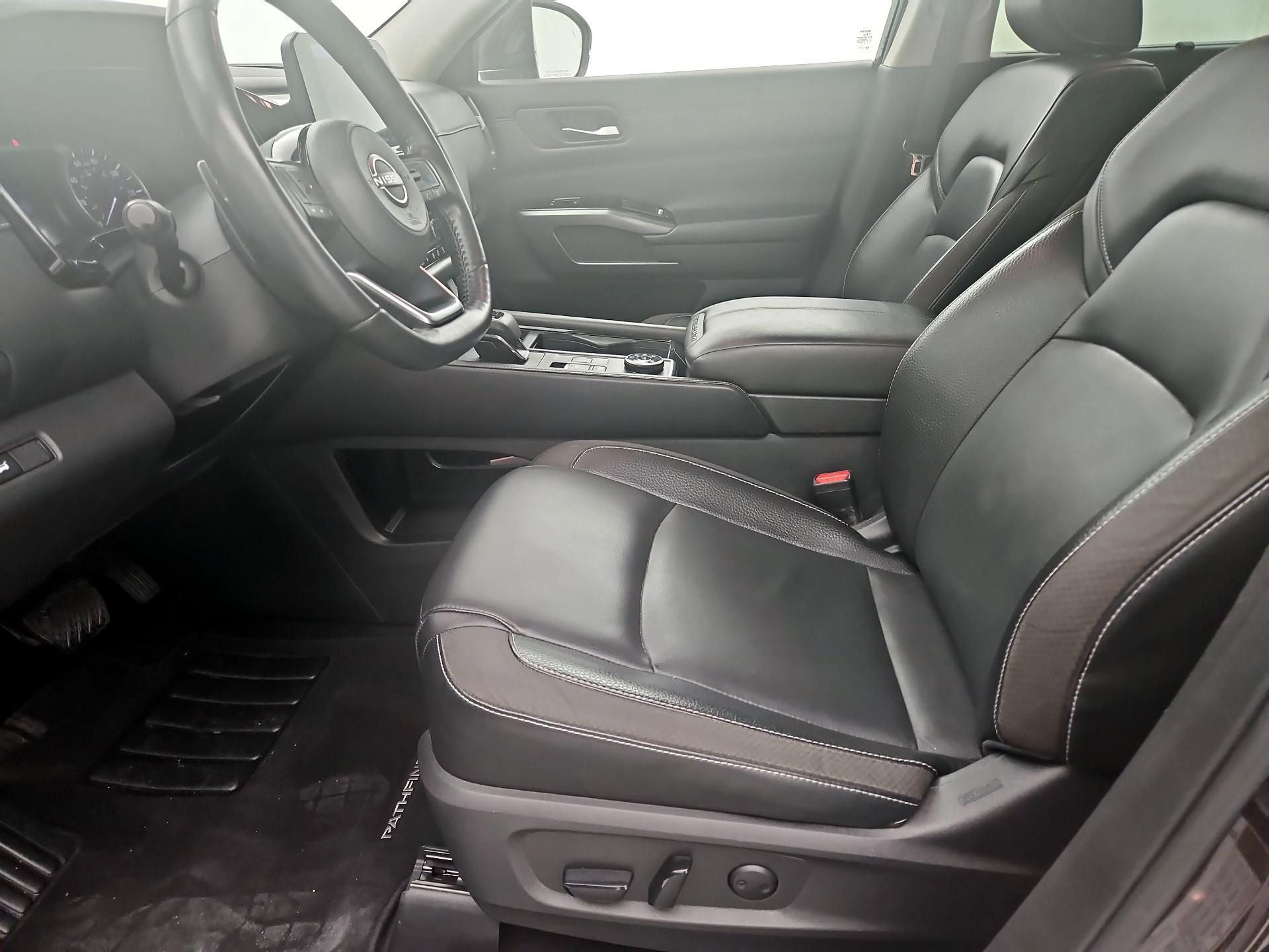 Thumbnail: 2022 Nissan Pathfinder - 11