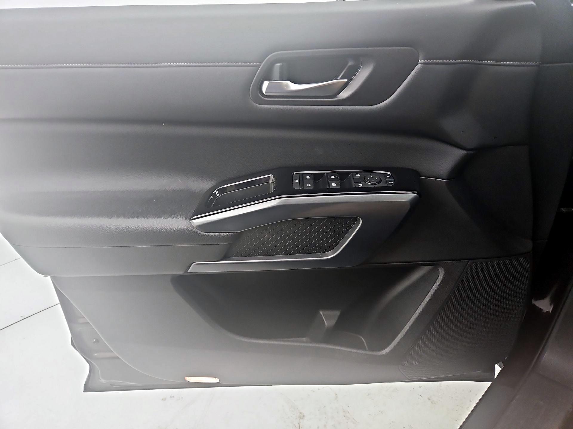 Thumbnail: 2022 Nissan Pathfinder - 12