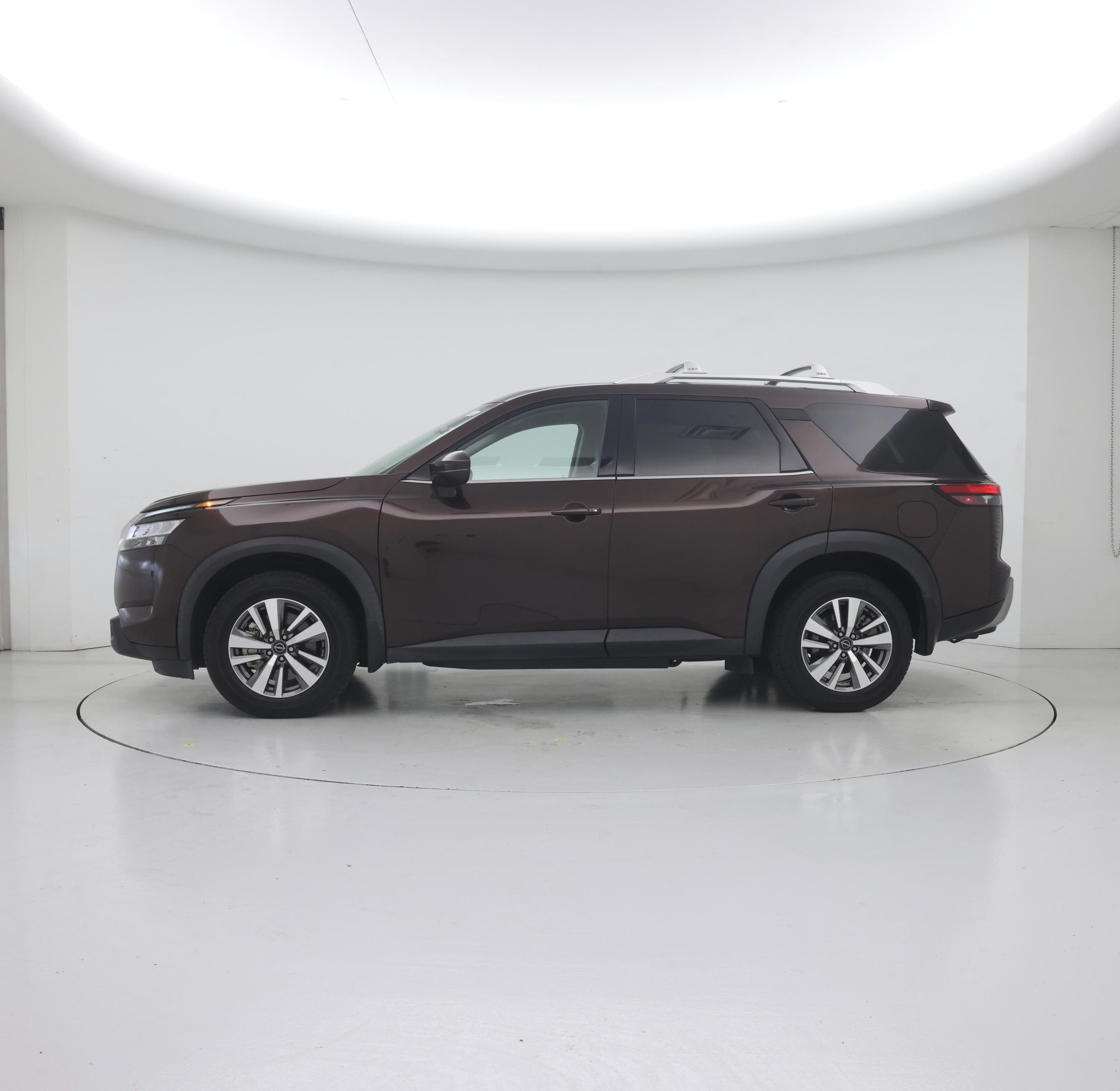 Thumbnail: 2022 Nissan Pathfinder - 3