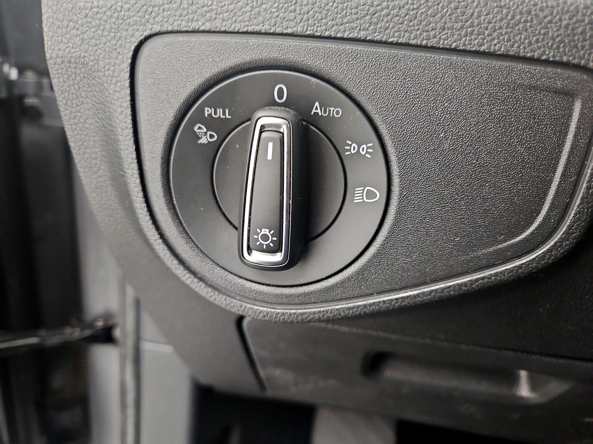 Thumbnail: 2021 Volkswagen Atlas - 13