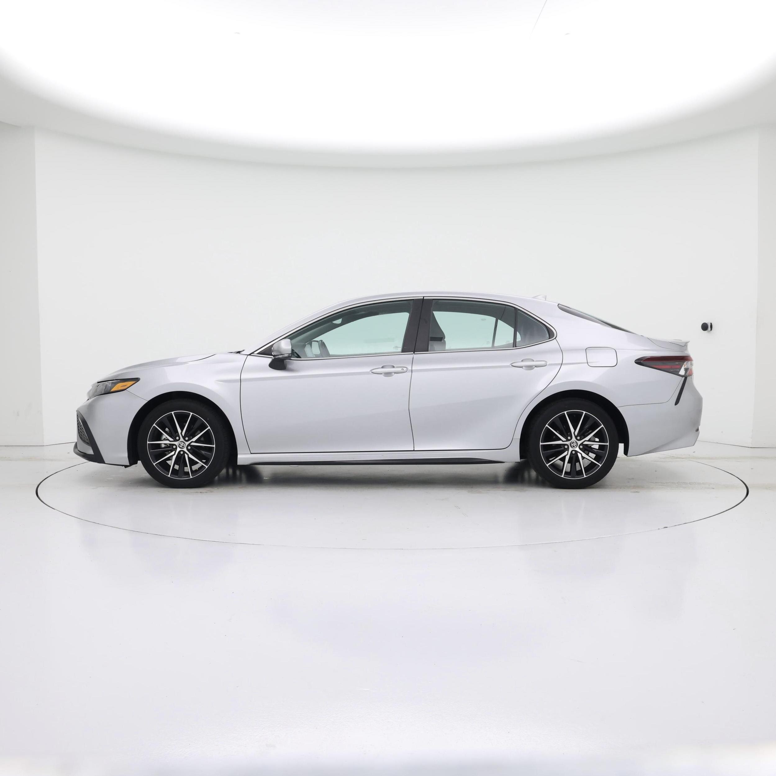 Thumbnail: 2024 Toyota Camry - 3