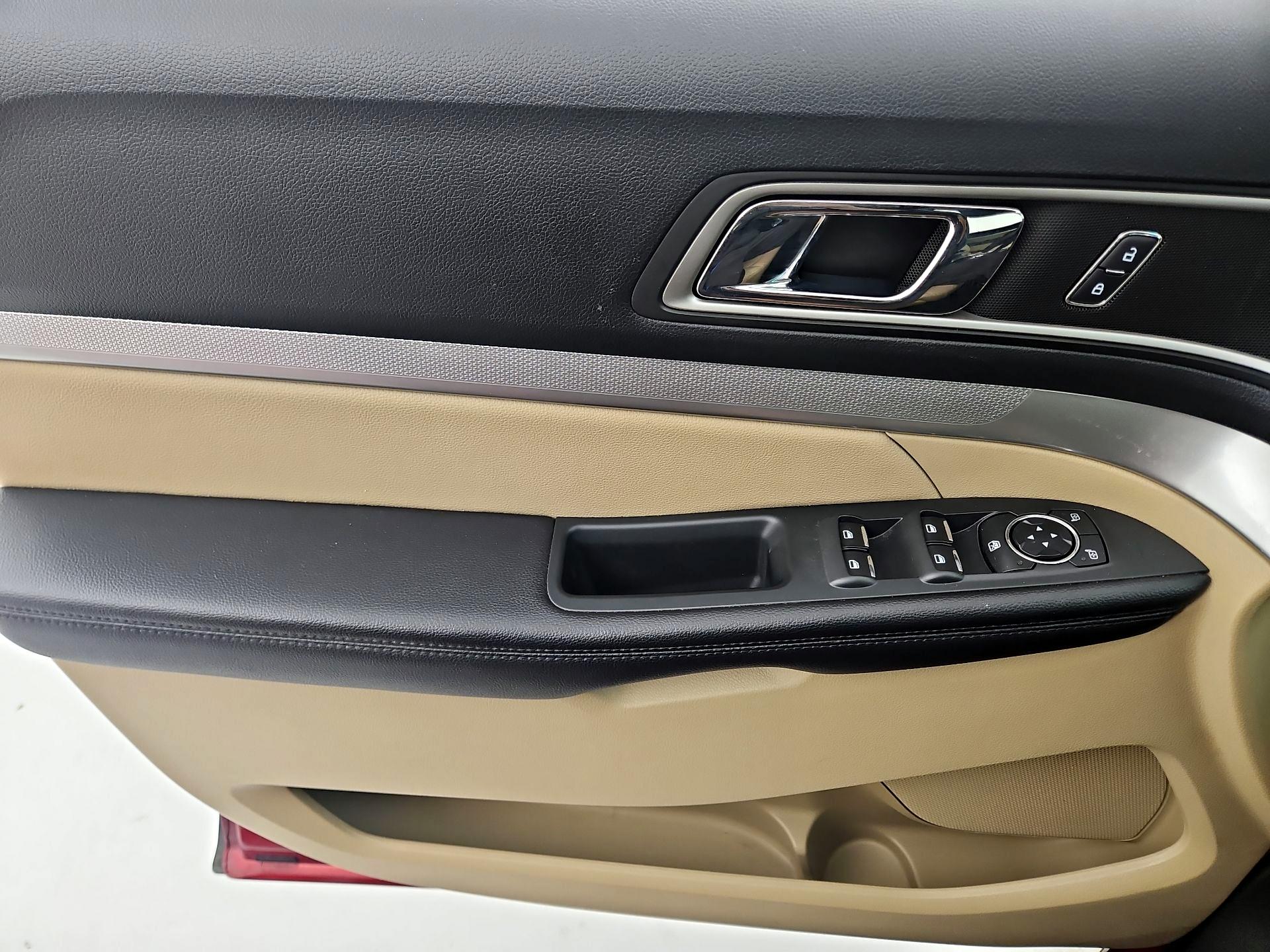 Thumbnail: 2016 Ford Explorer - 12