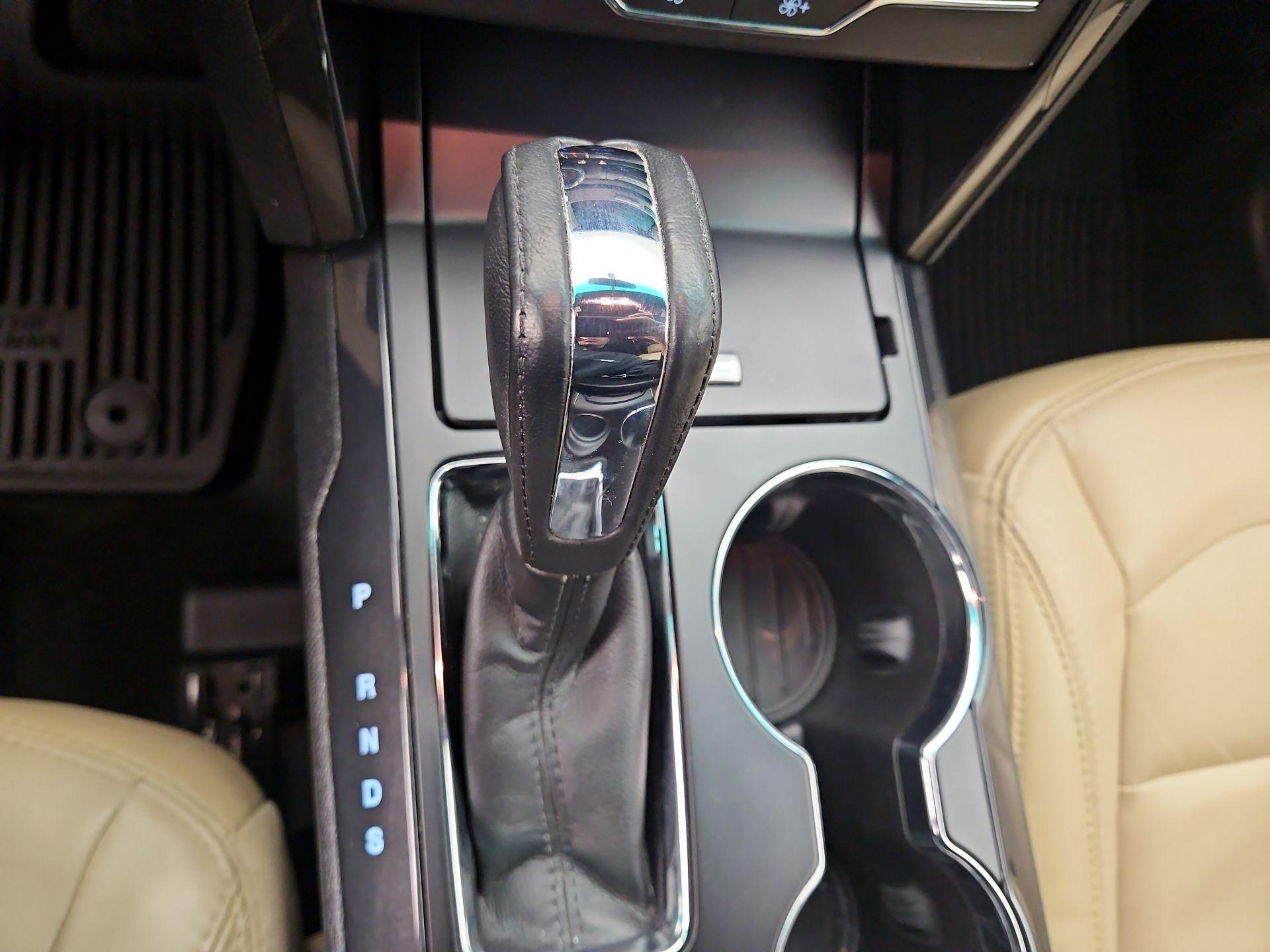 Thumbnail: 2016 Ford Explorer - 18