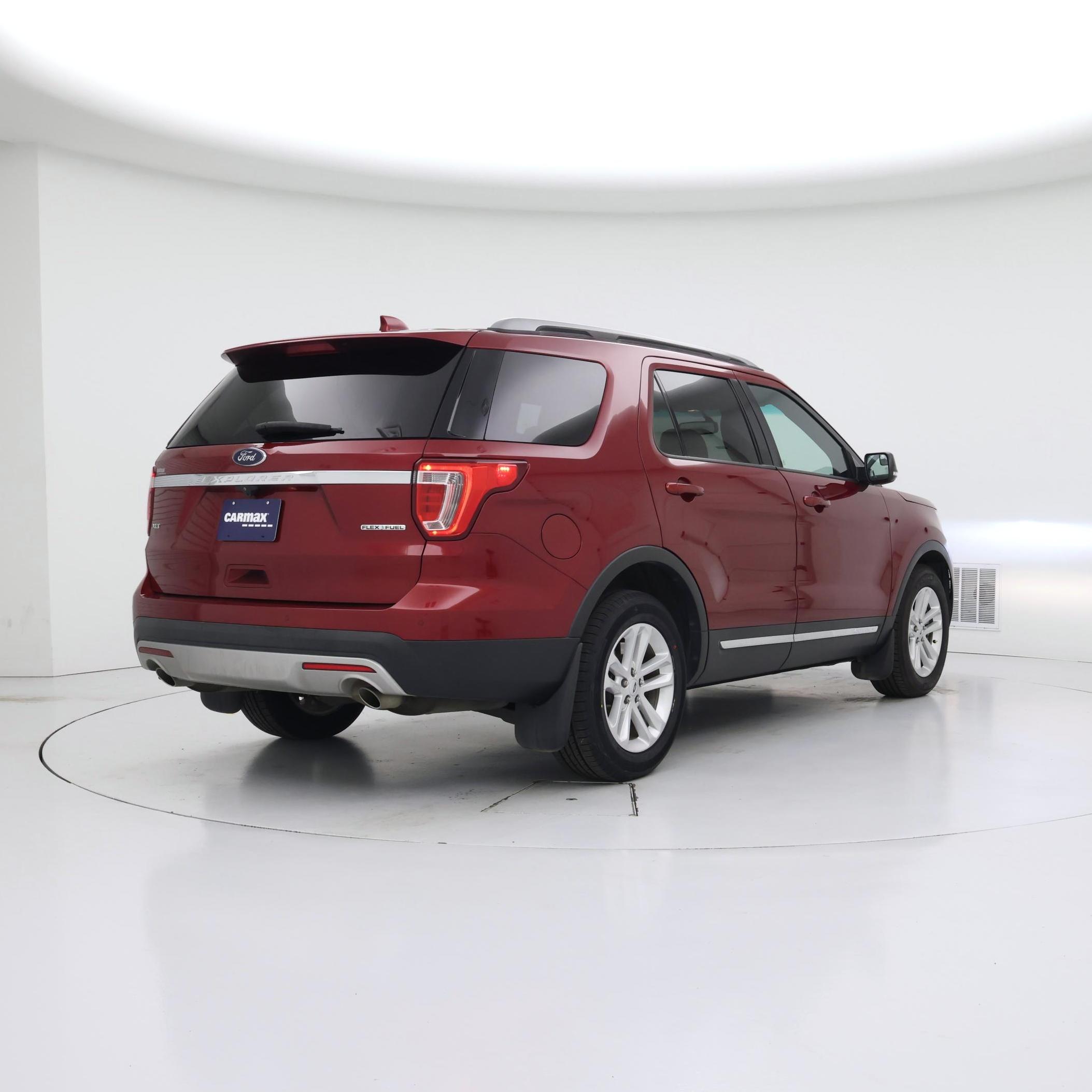 Thumbnail: 2016 Ford Explorer - 8